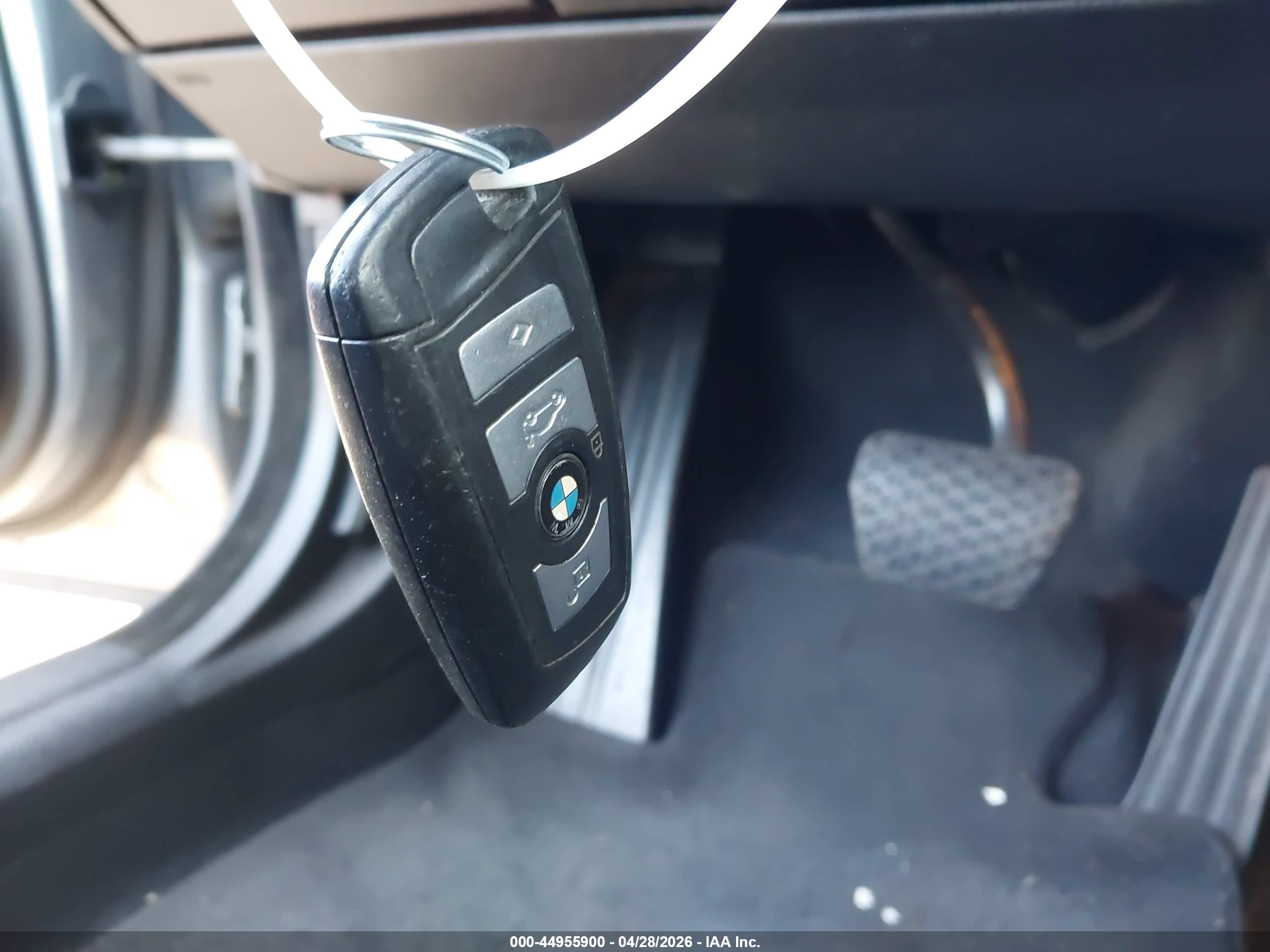 BMW 528I image 11