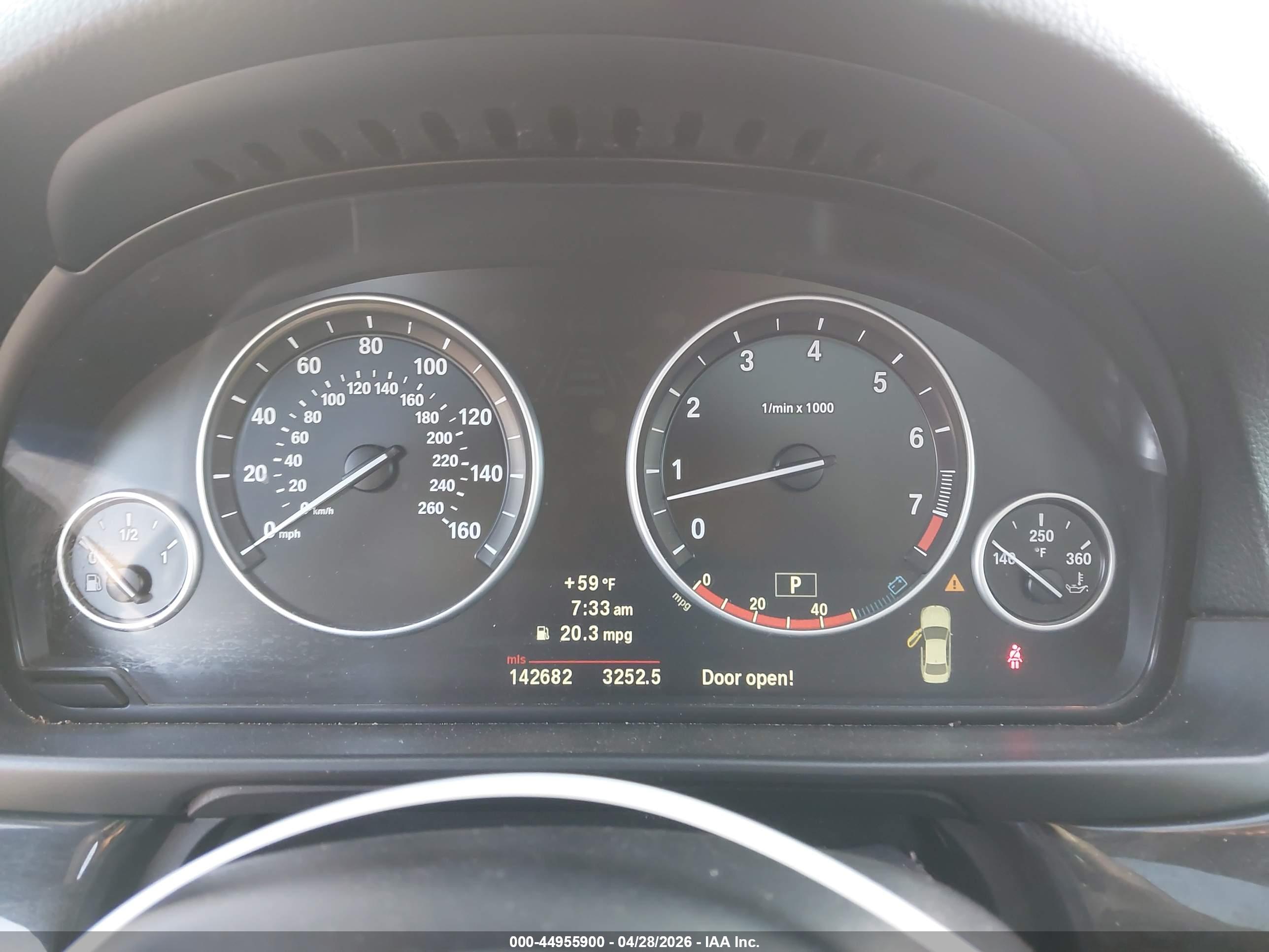 BMW 528I image 7