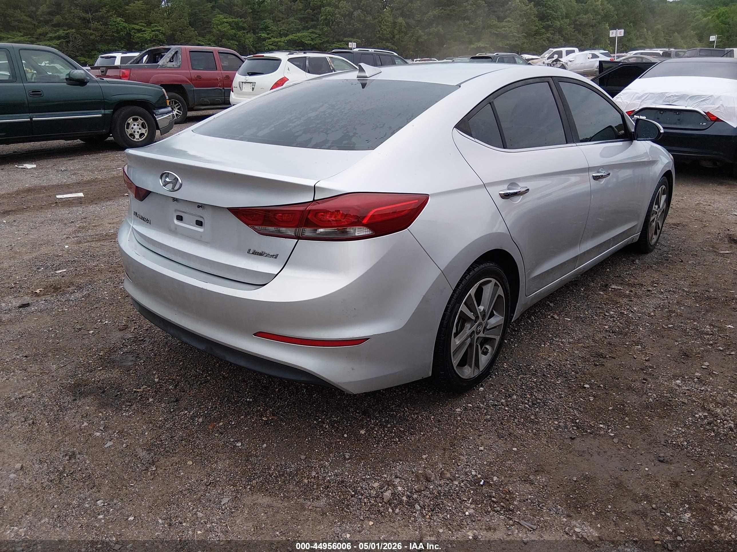 HYUNDAI ELANTRA image 4