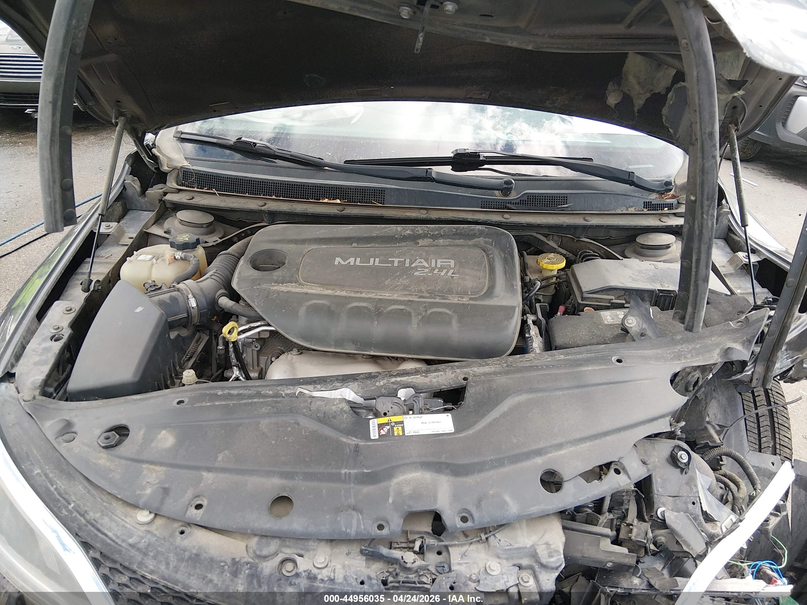 CHRYSLER 200 image 10