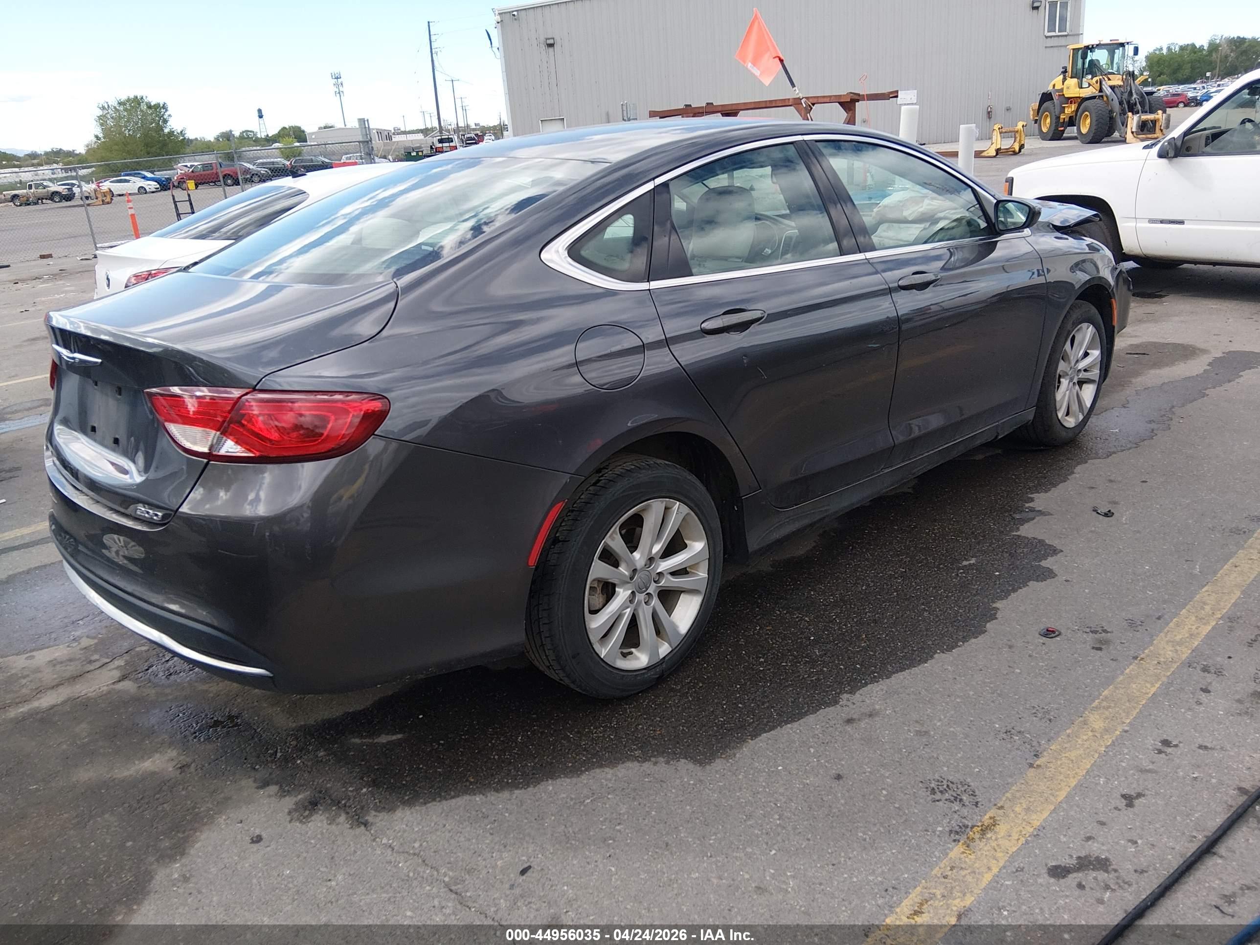 CHRYSLER 200 image 4