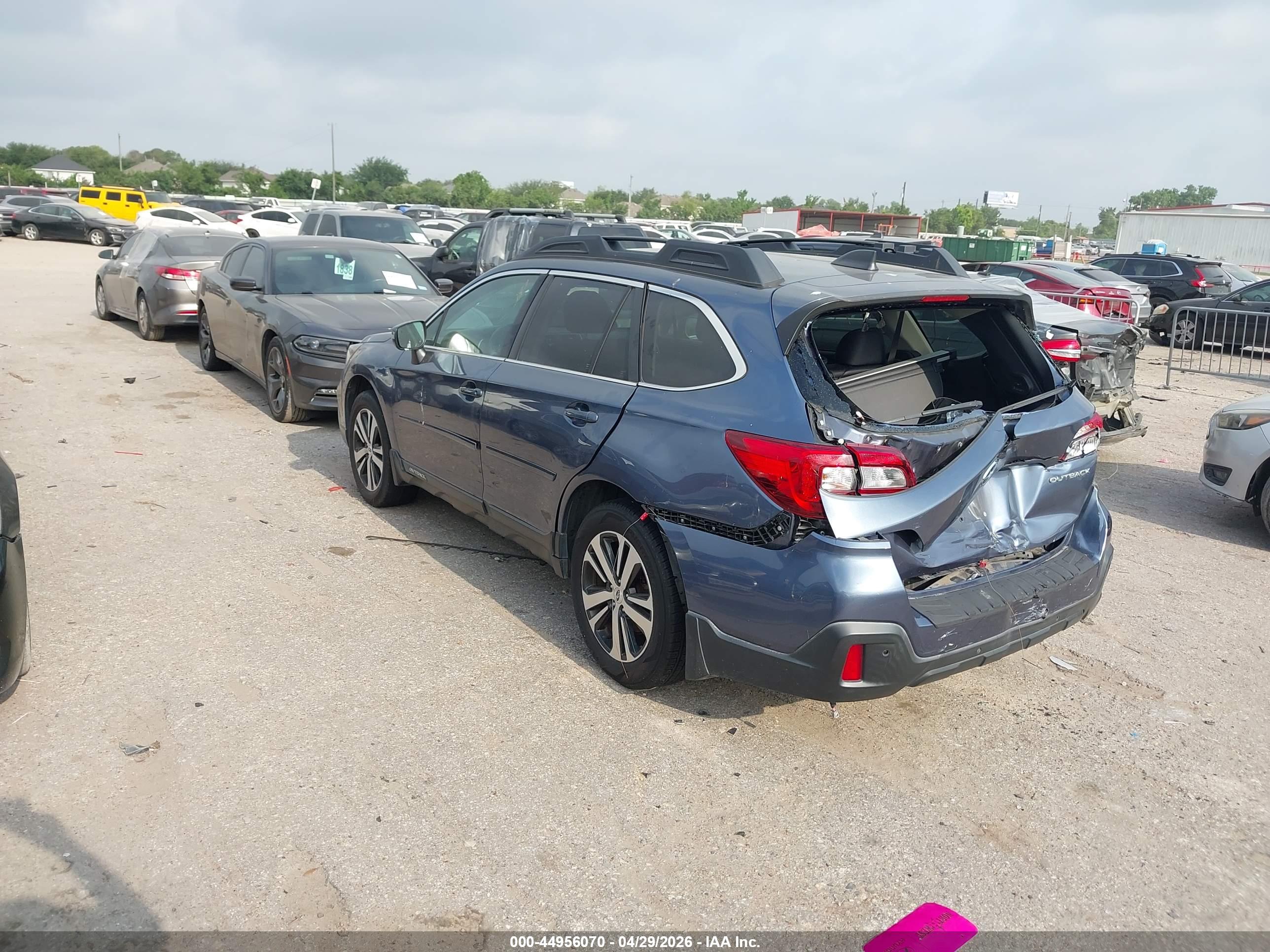 SUBARU OUTBACK image 3