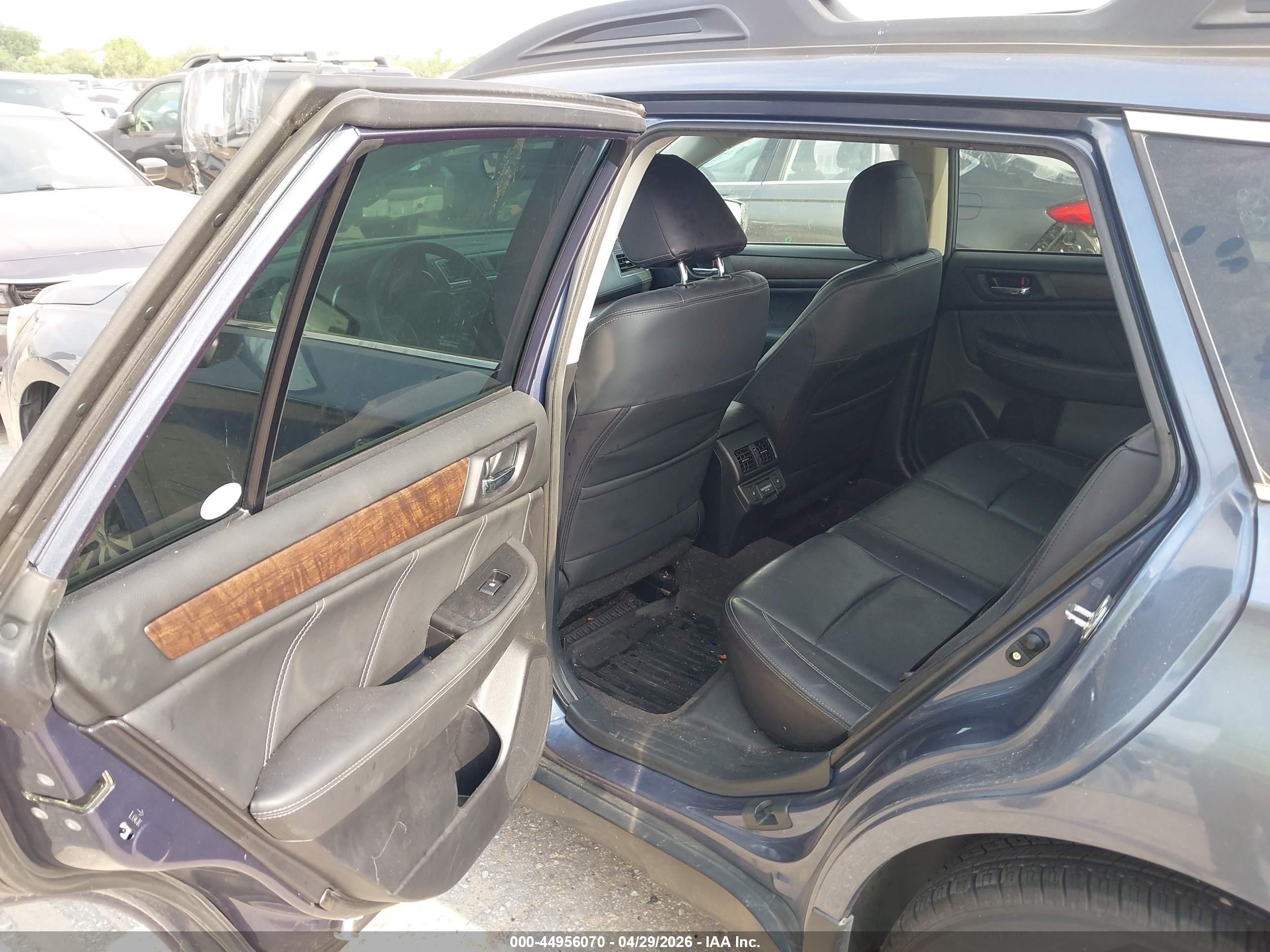 SUBARU OUTBACK image 8