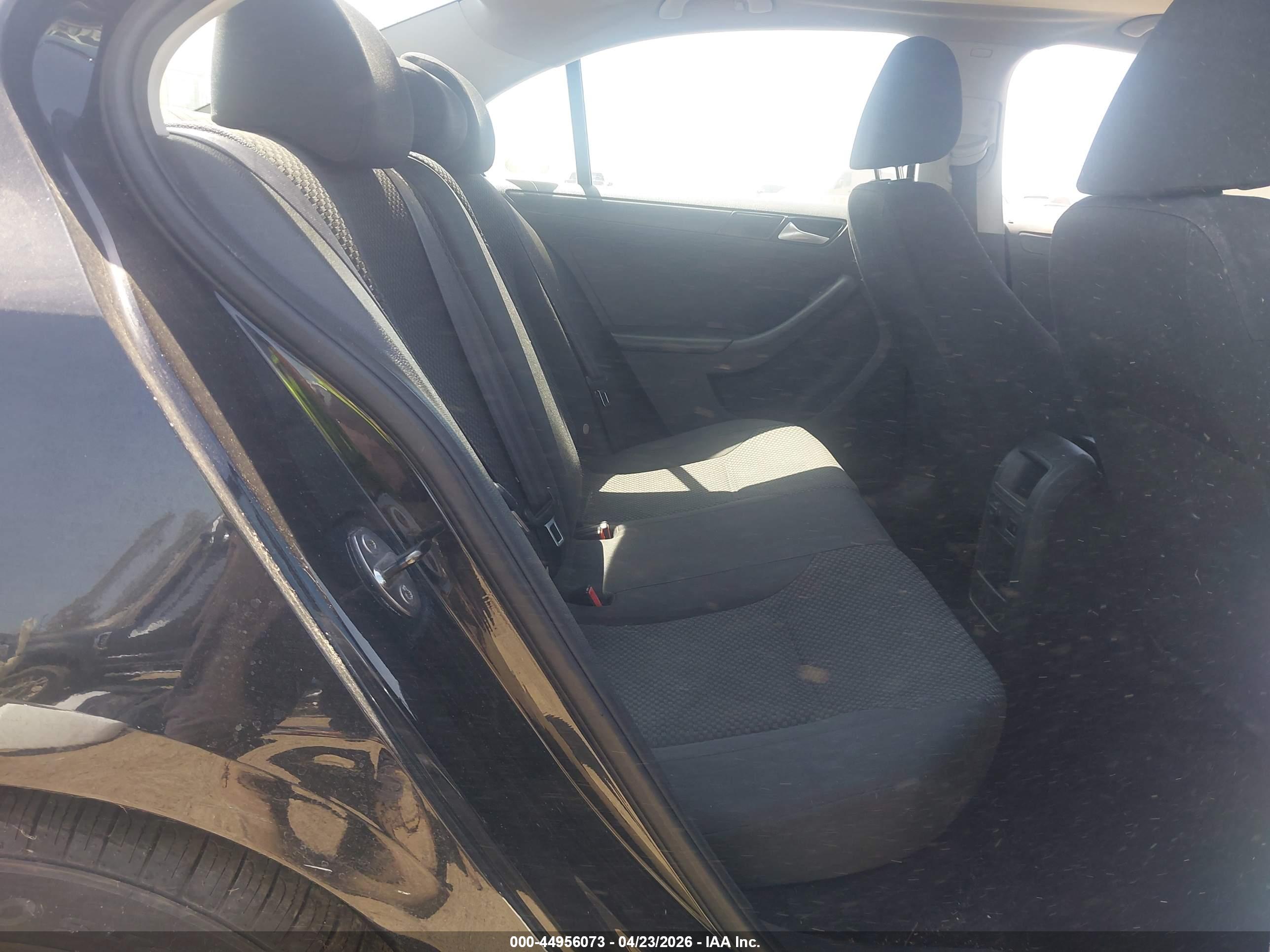 VOLKSWAGEN JETTA image 8