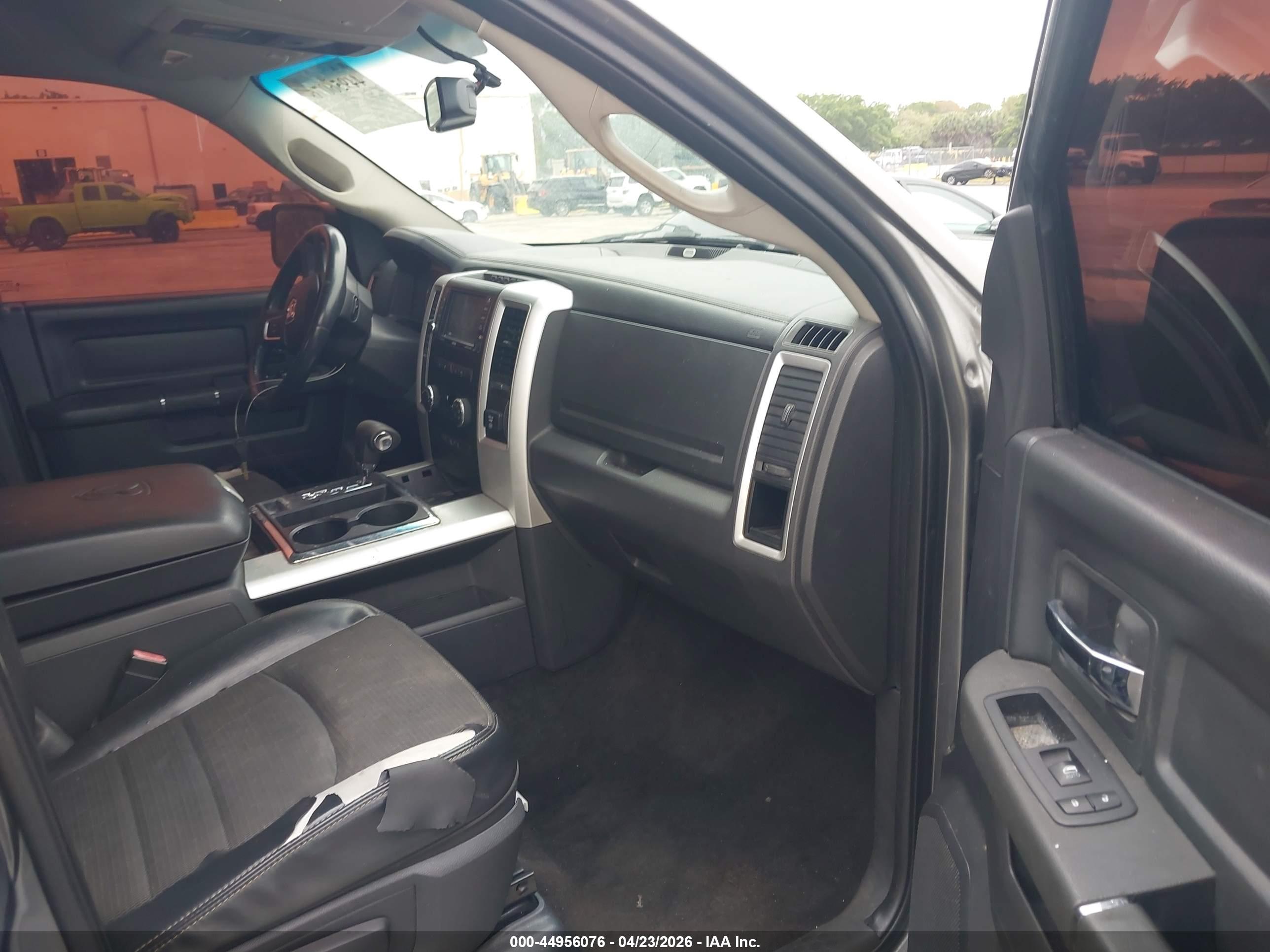 DODGE RAM image 5