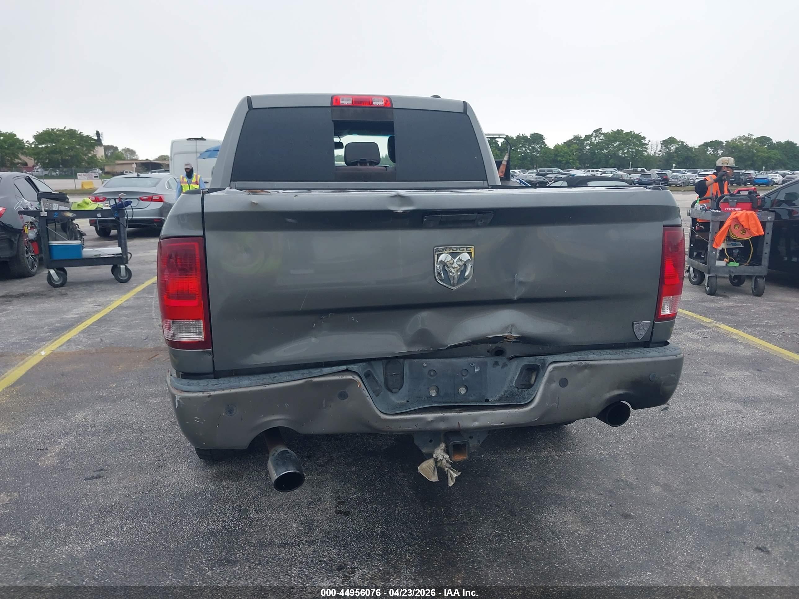DODGE RAM image 6