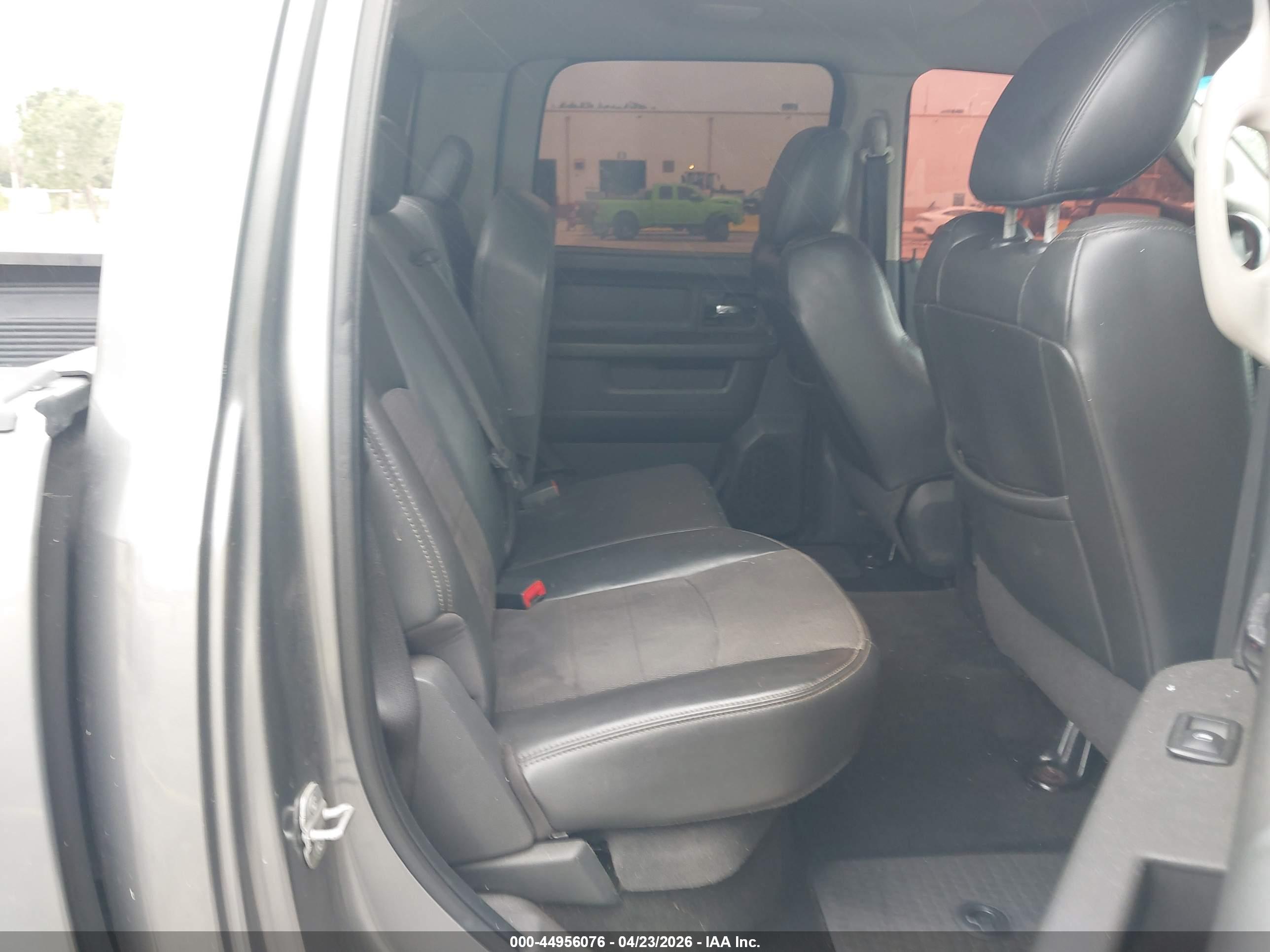 DODGE RAM image 8