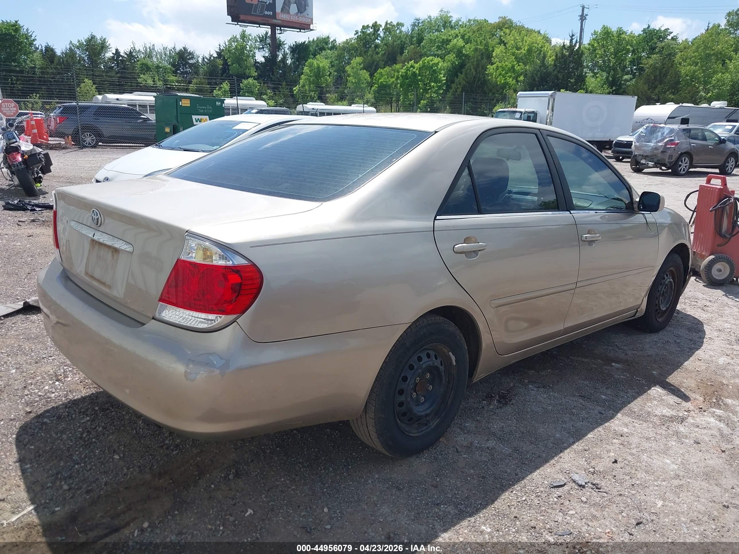 TOYOTA CAMRY image 4