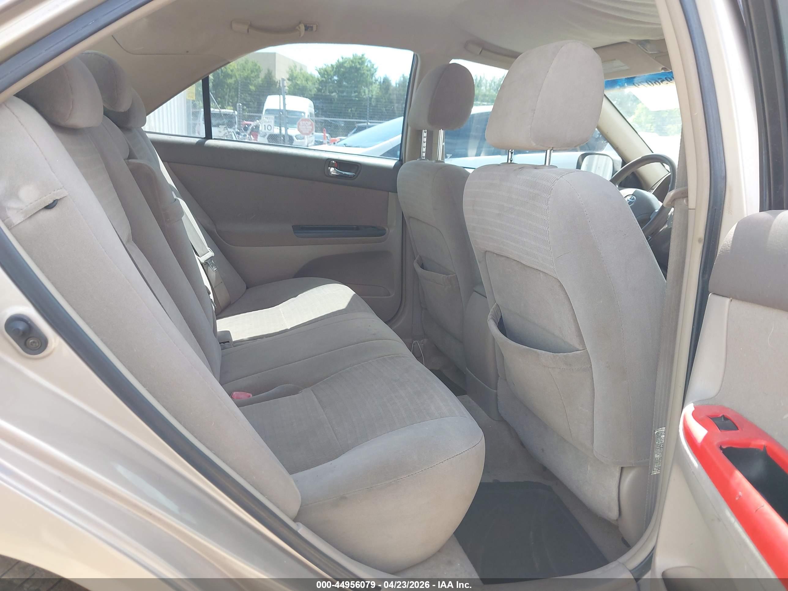 TOYOTA CAMRY image 8