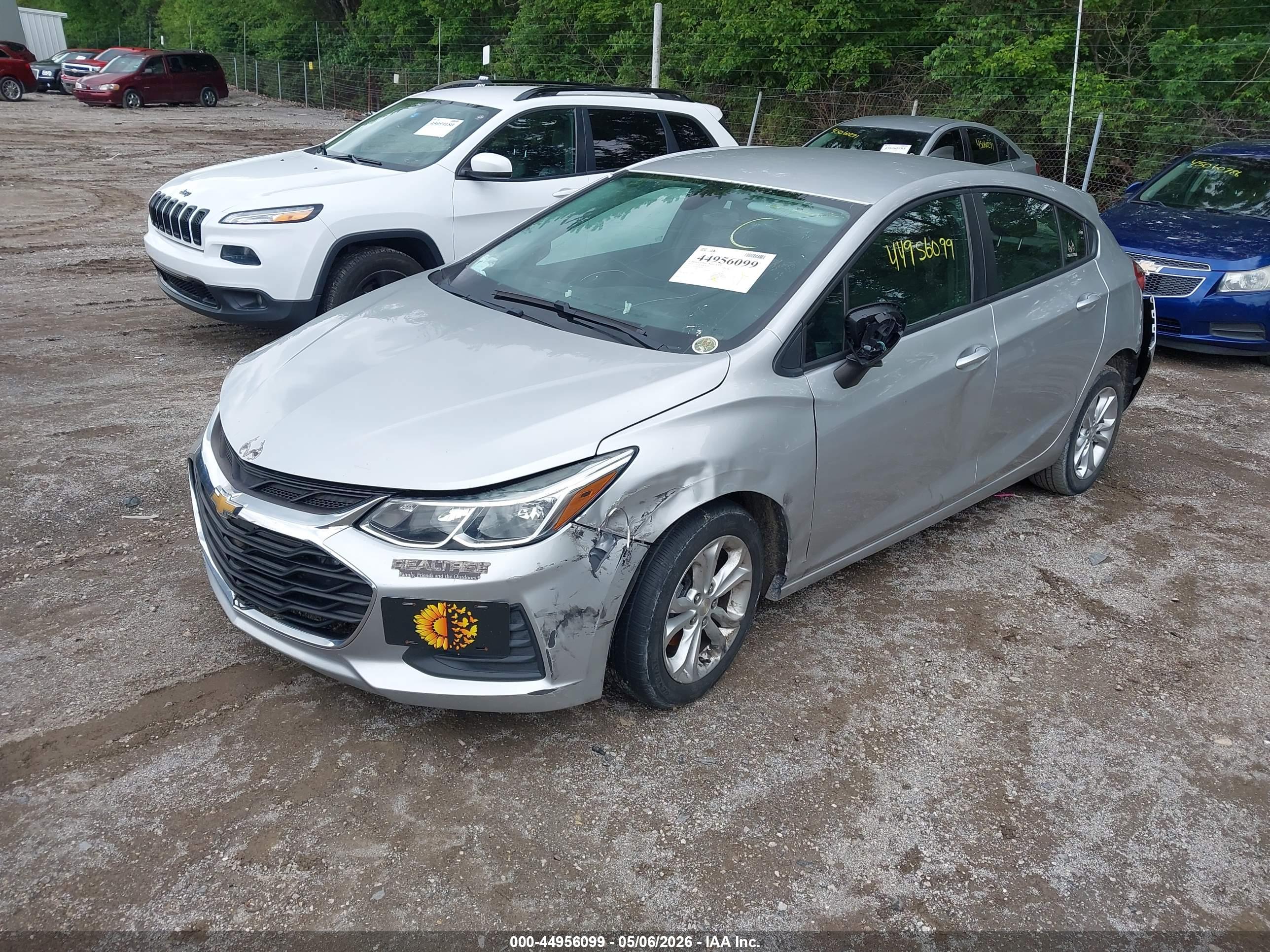 CHEVROLET CRUZE image 2