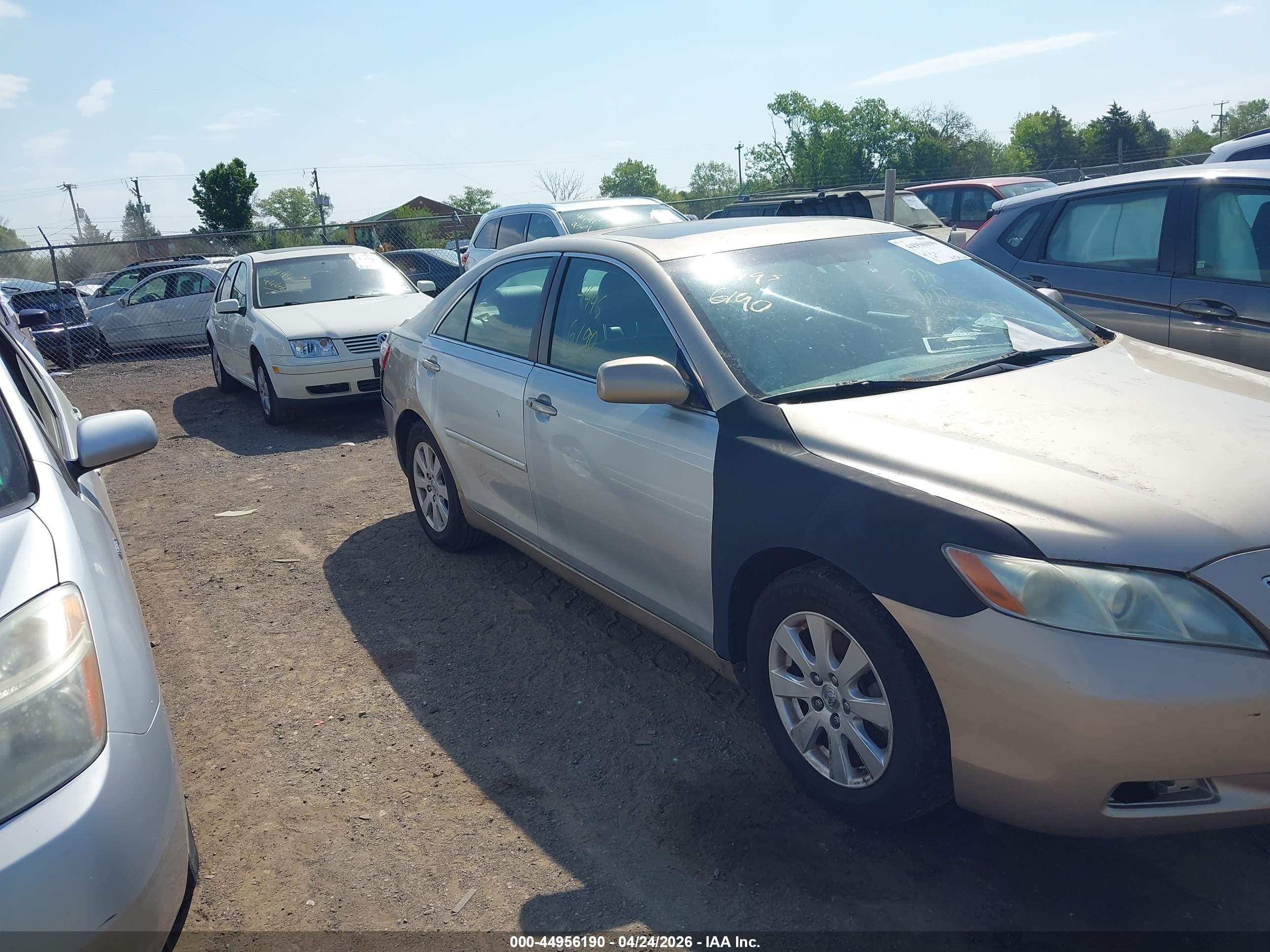 TOYOTA CAMRY image 6