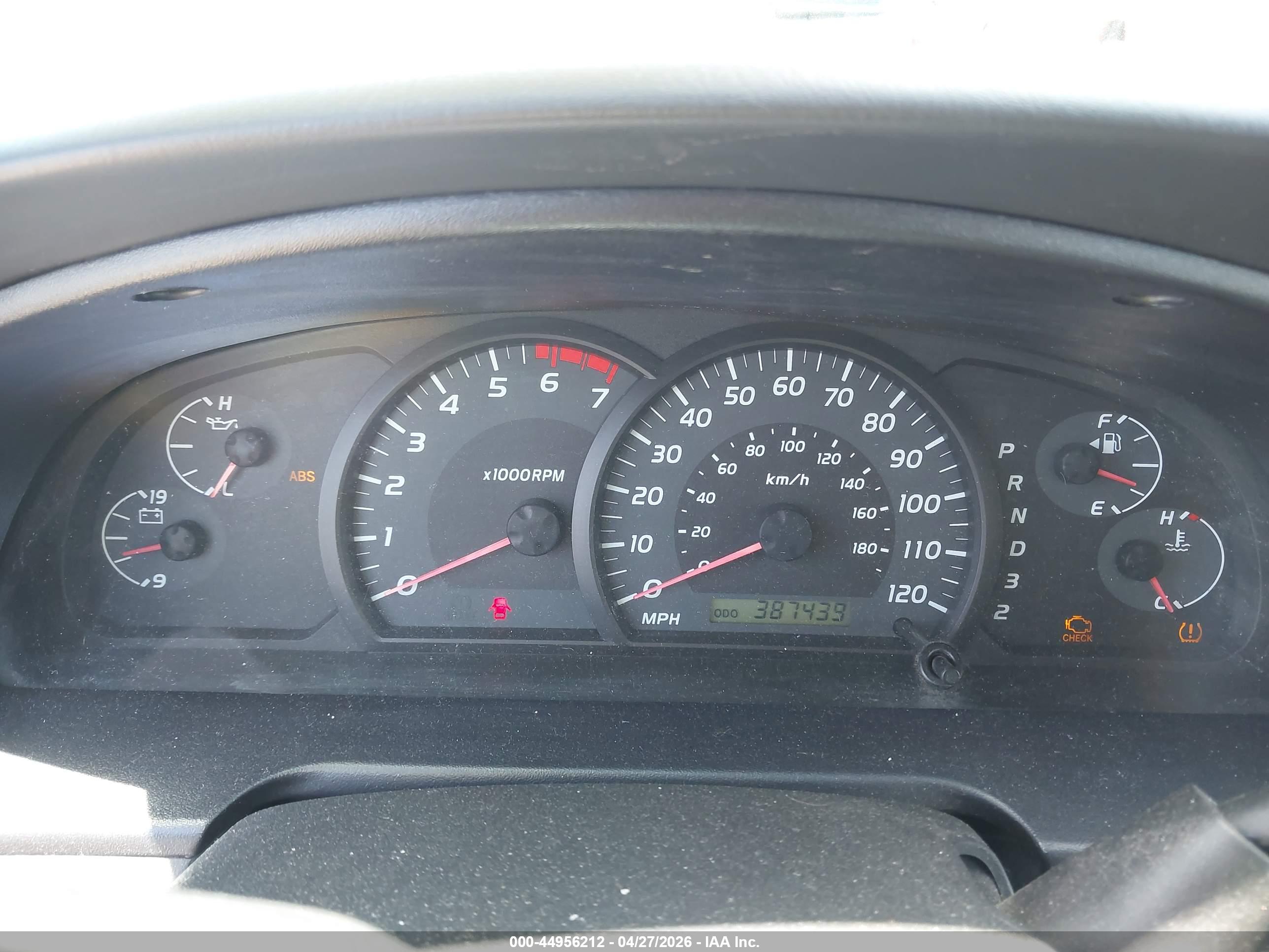TOYOTA TUNDRA image 7