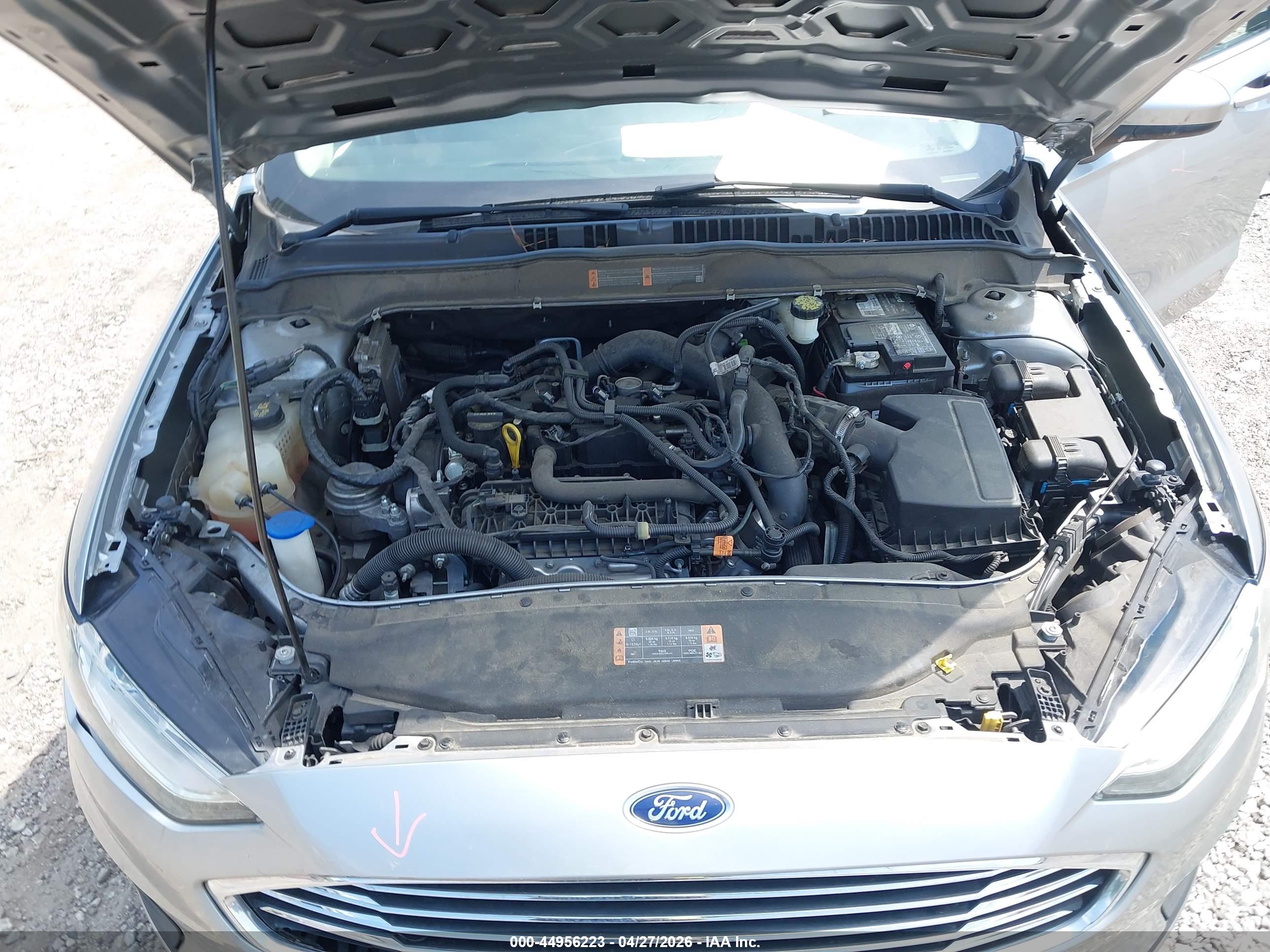 FORD FUSION image 10