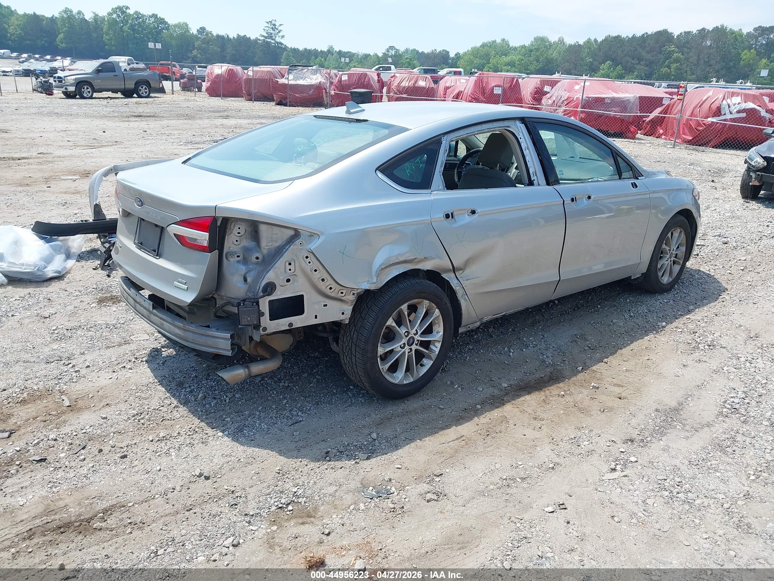 FORD FUSION image 4