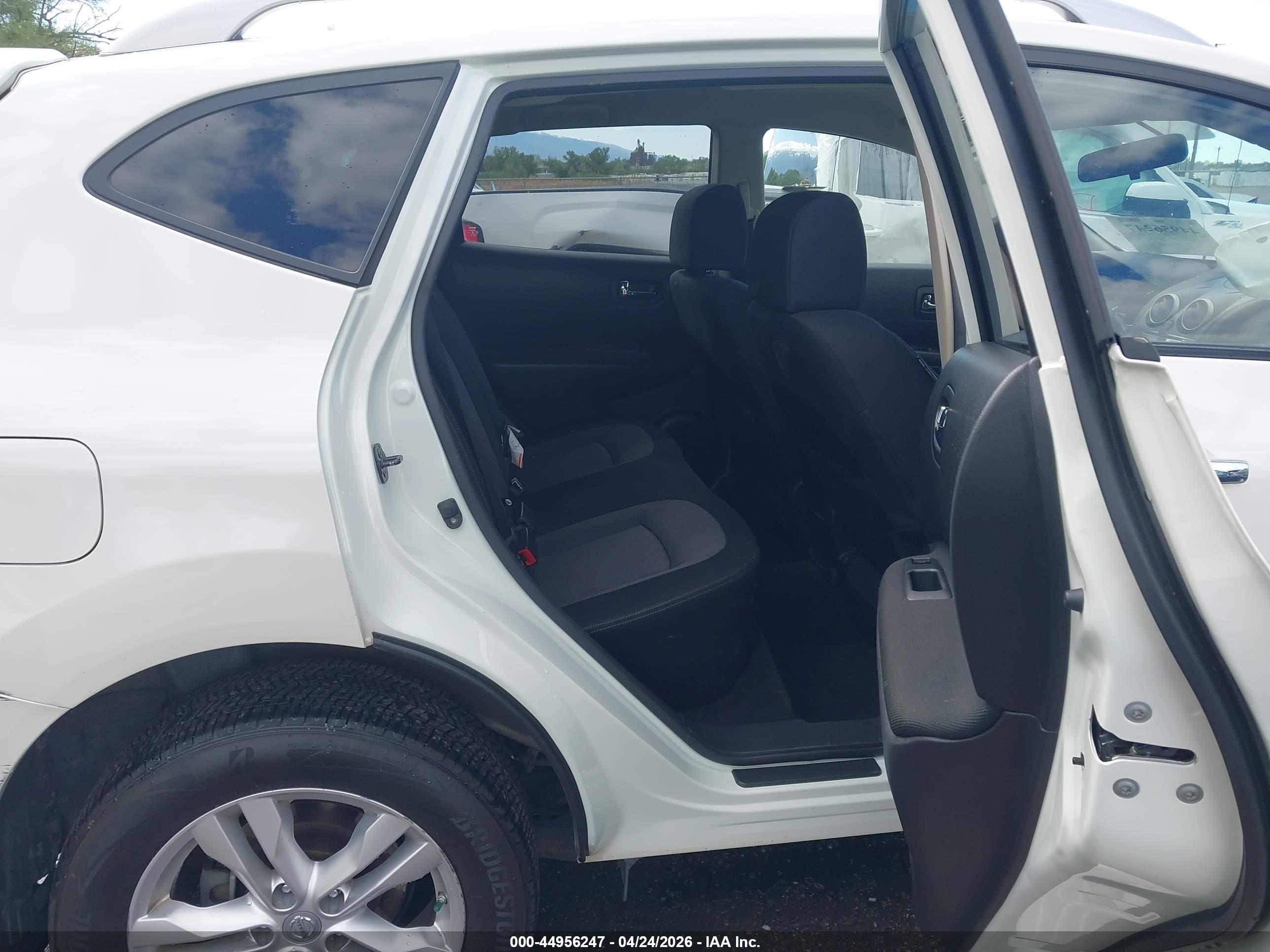 NISSAN ROGUE image 8