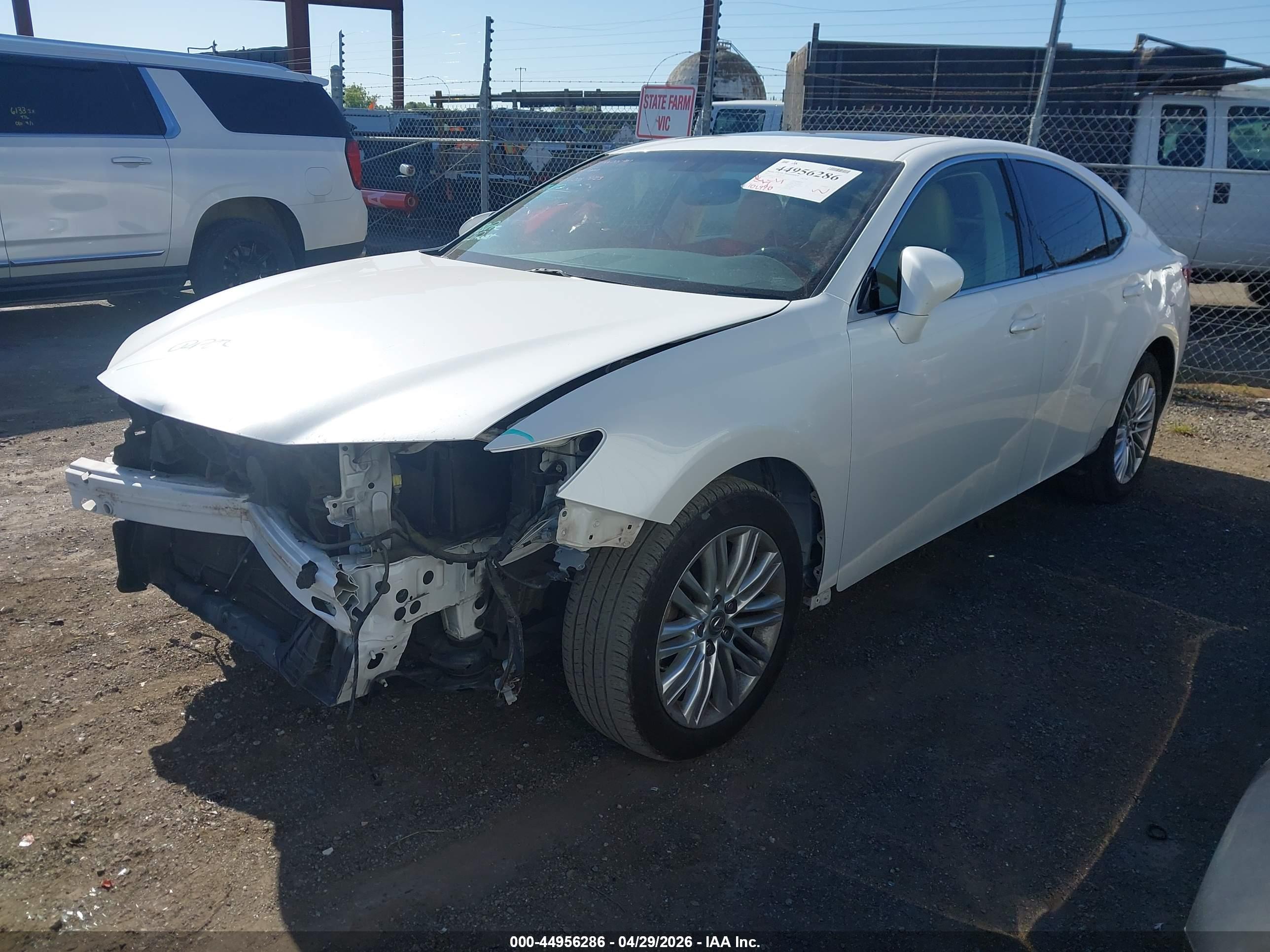 LEXUS ES image 2