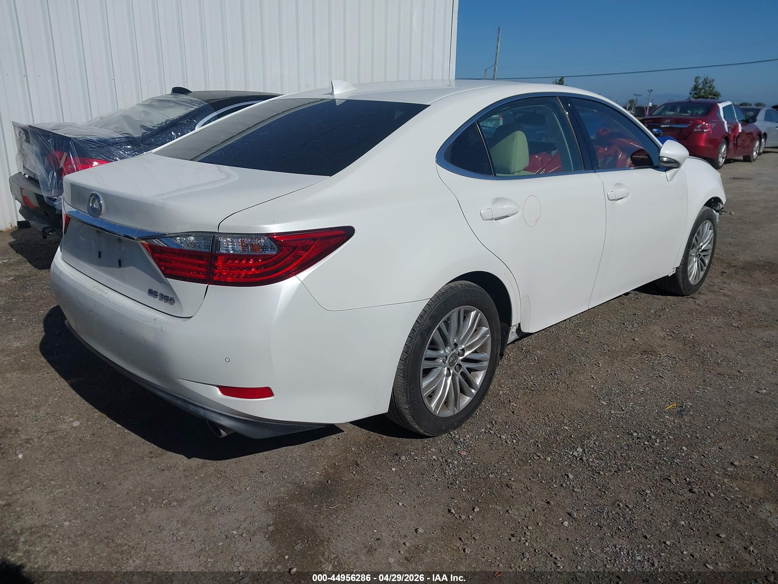 LEXUS ES image 4