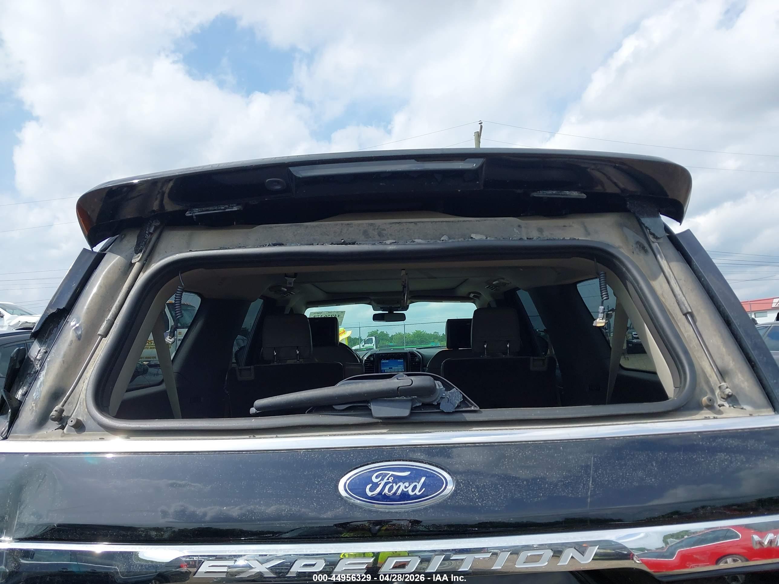 FORD EXPEDITION image 6