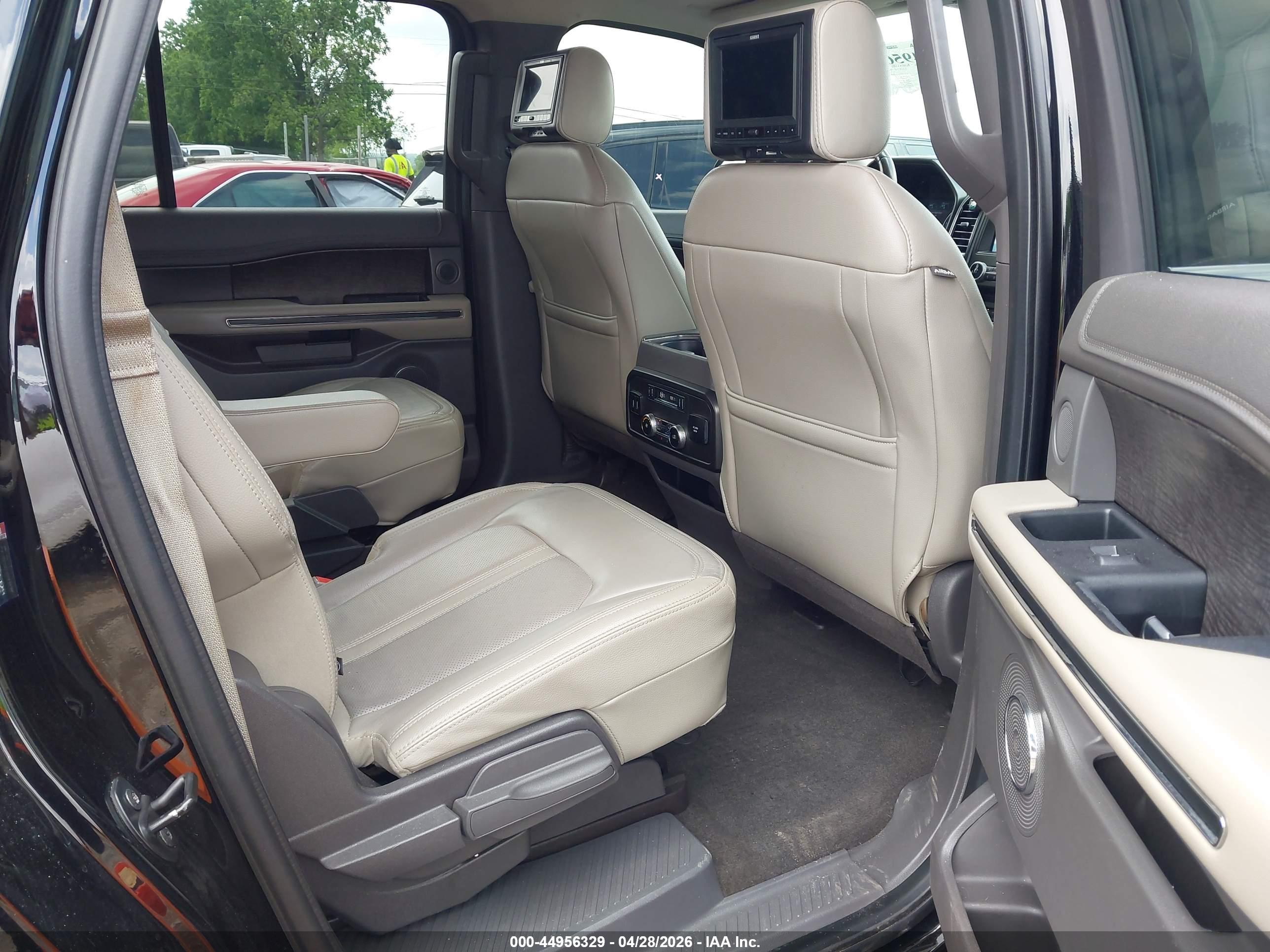FORD EXPEDITION image 8
