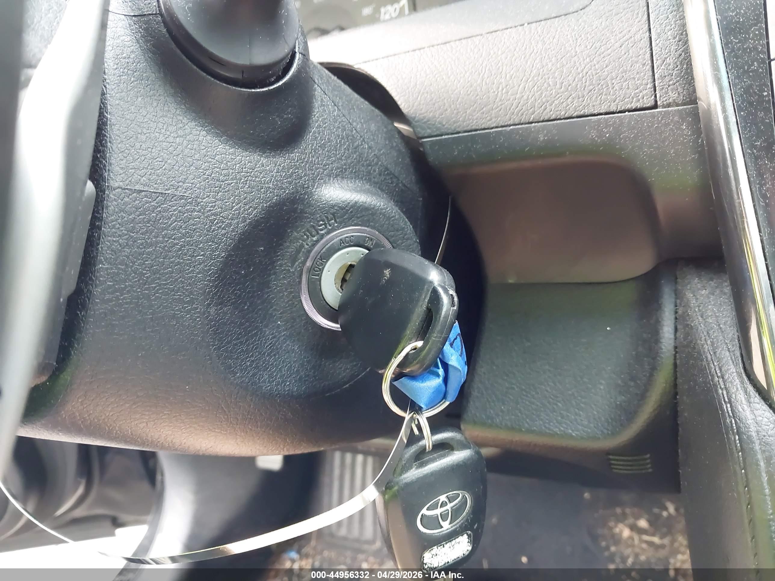 TOYOTA CAMRY image 11