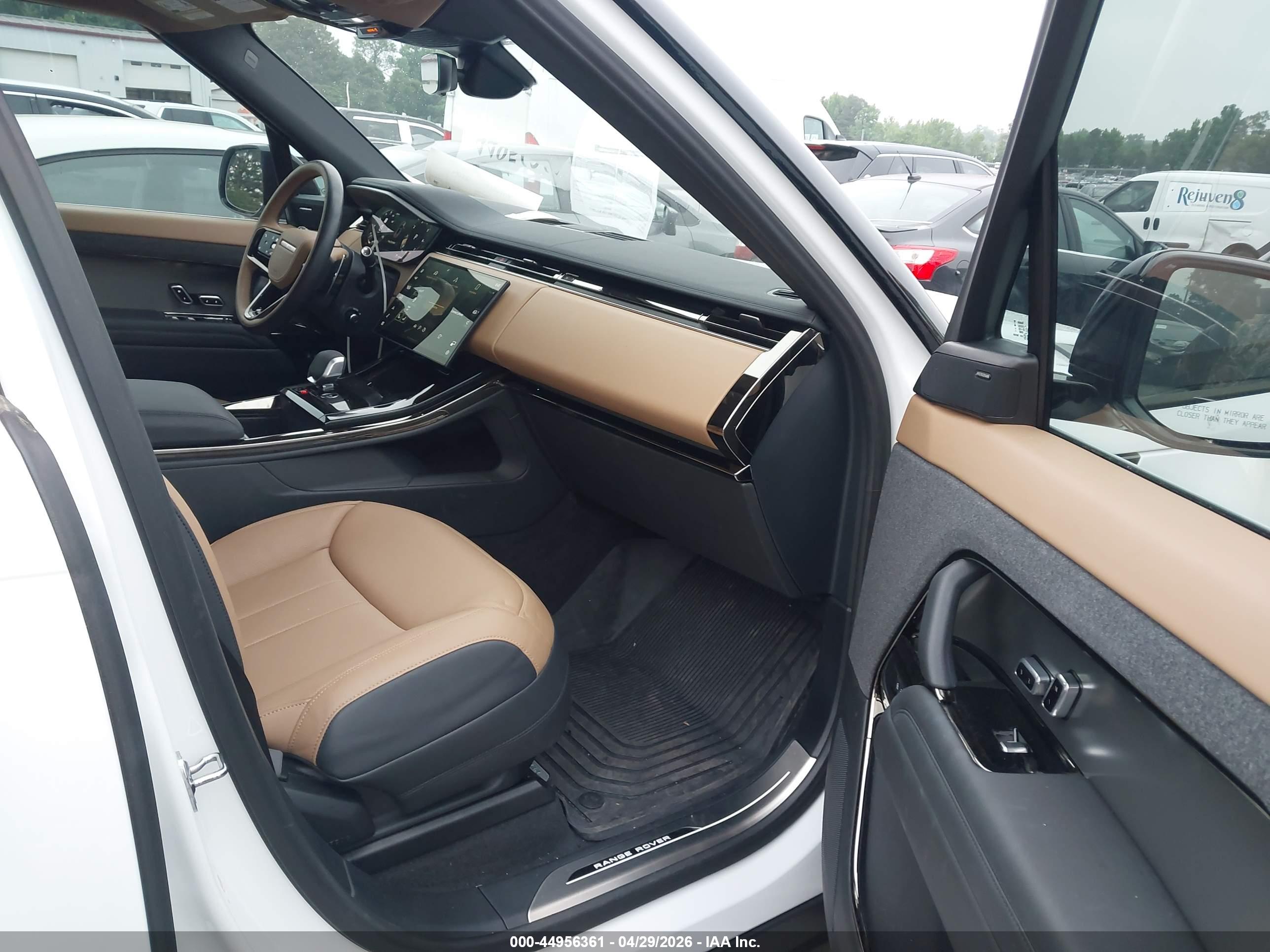 LAND ROVER image 5