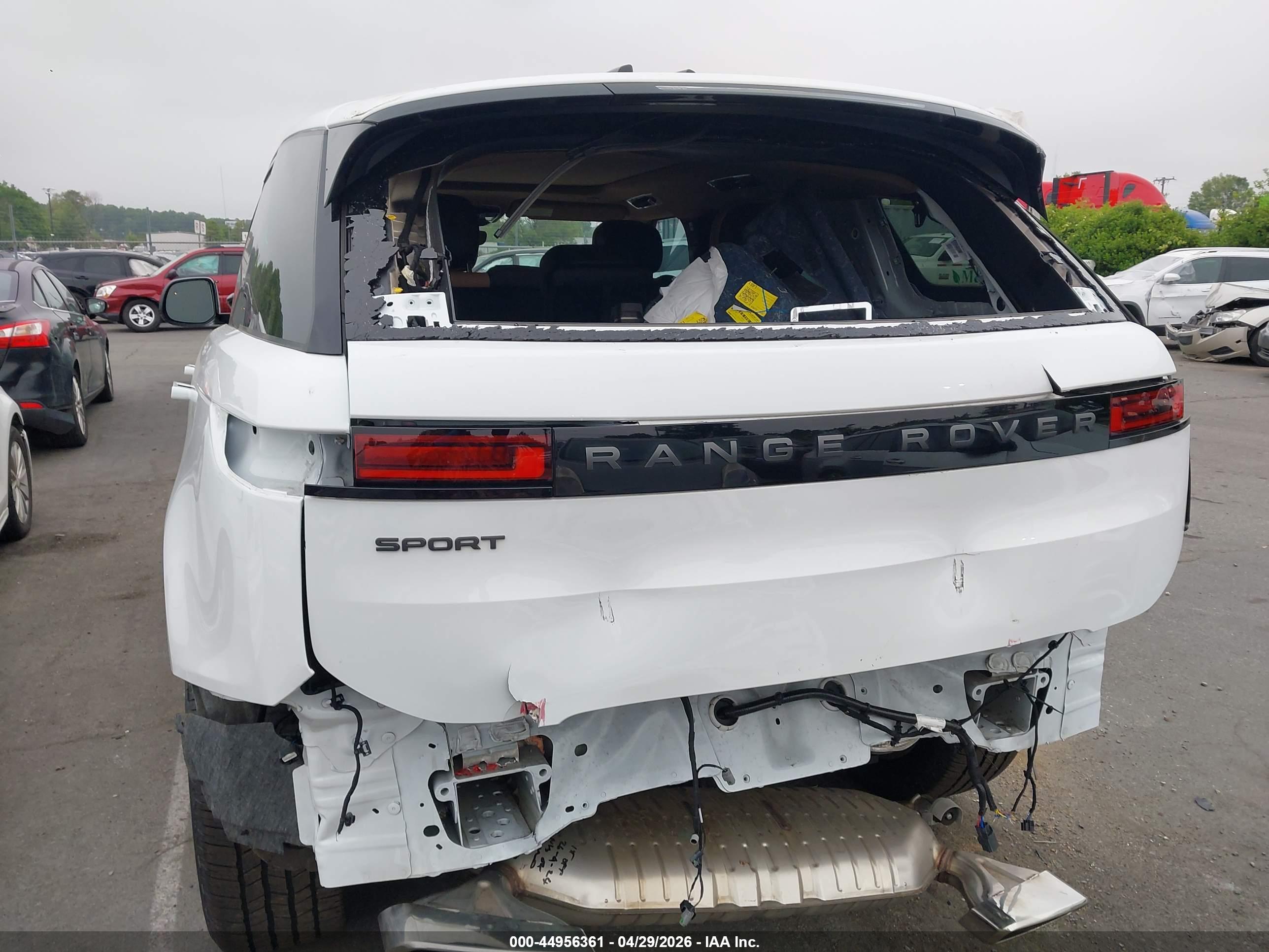LAND ROVER image 6