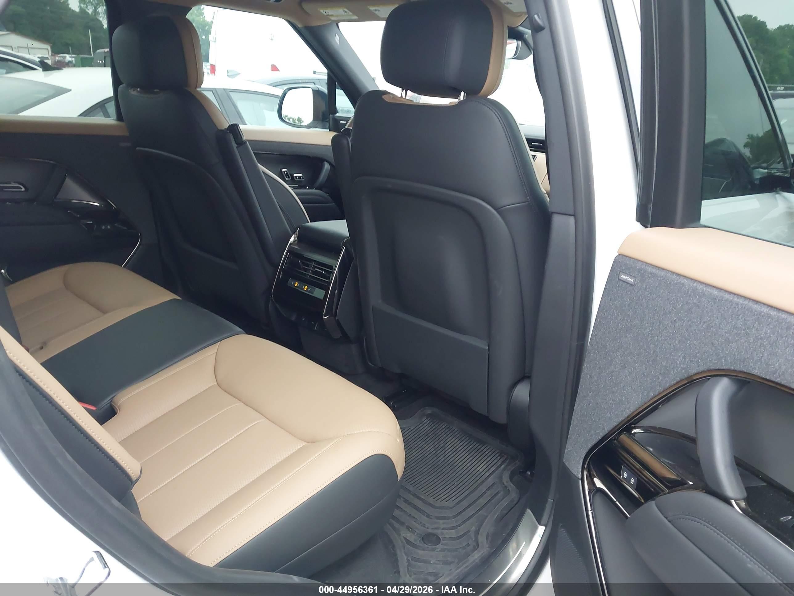LAND ROVER image 8