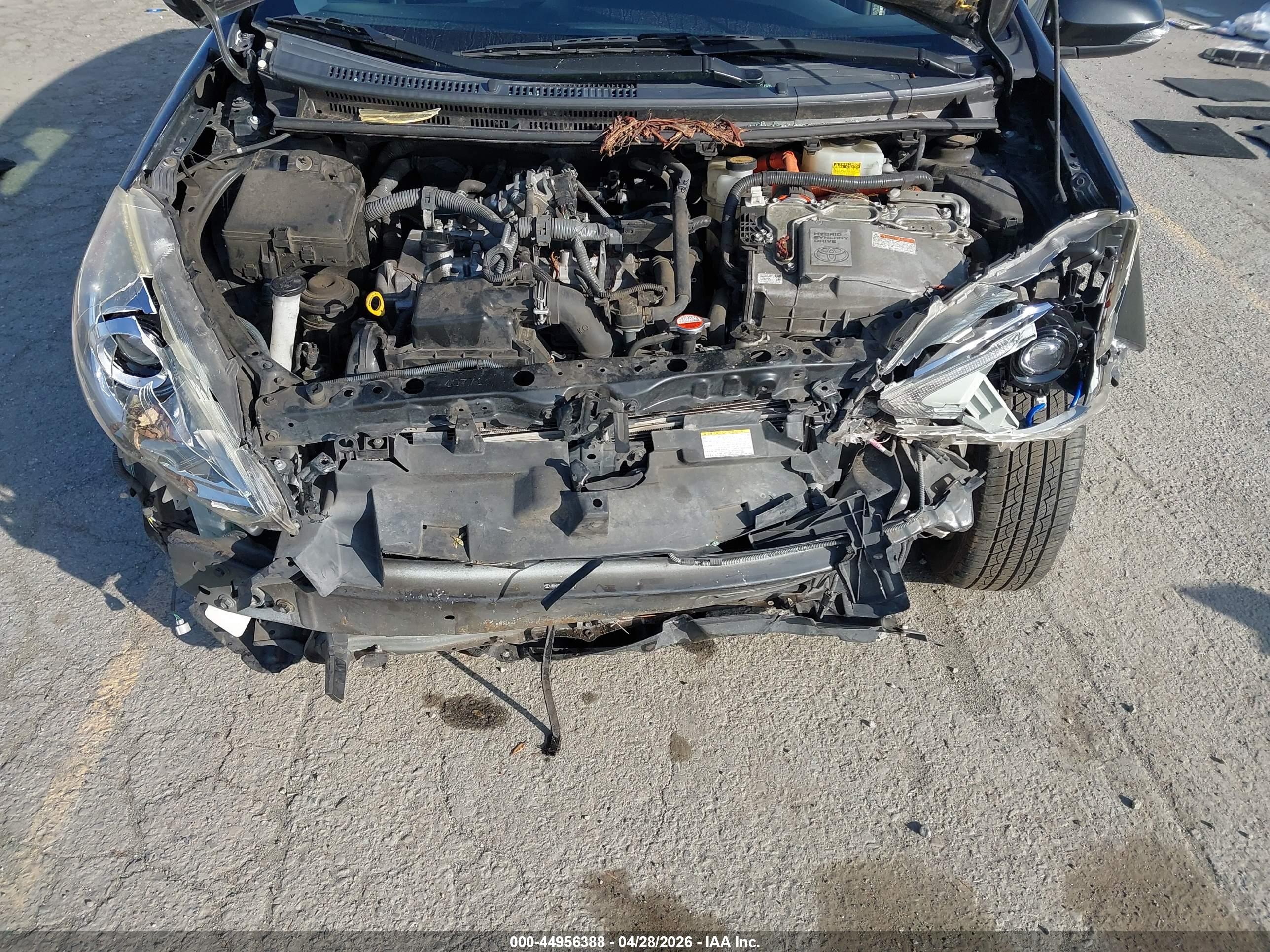 TOYOTA PRIUS image 10