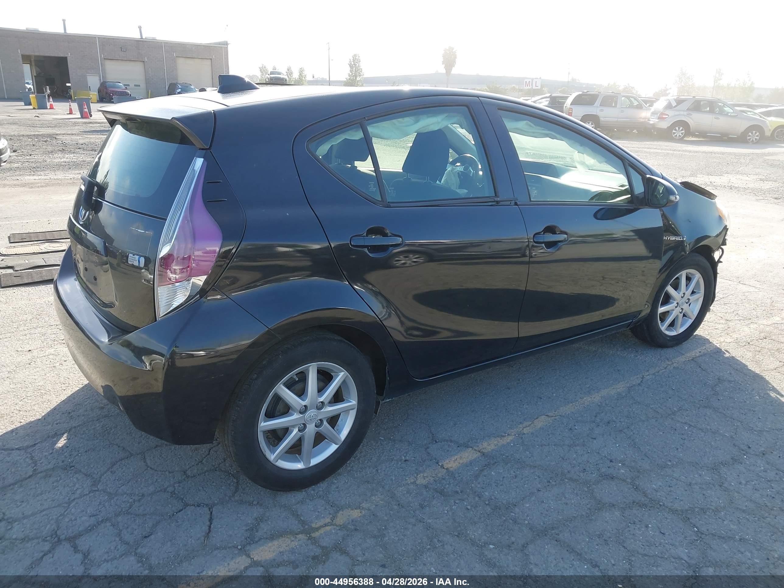 TOYOTA PRIUS image 4