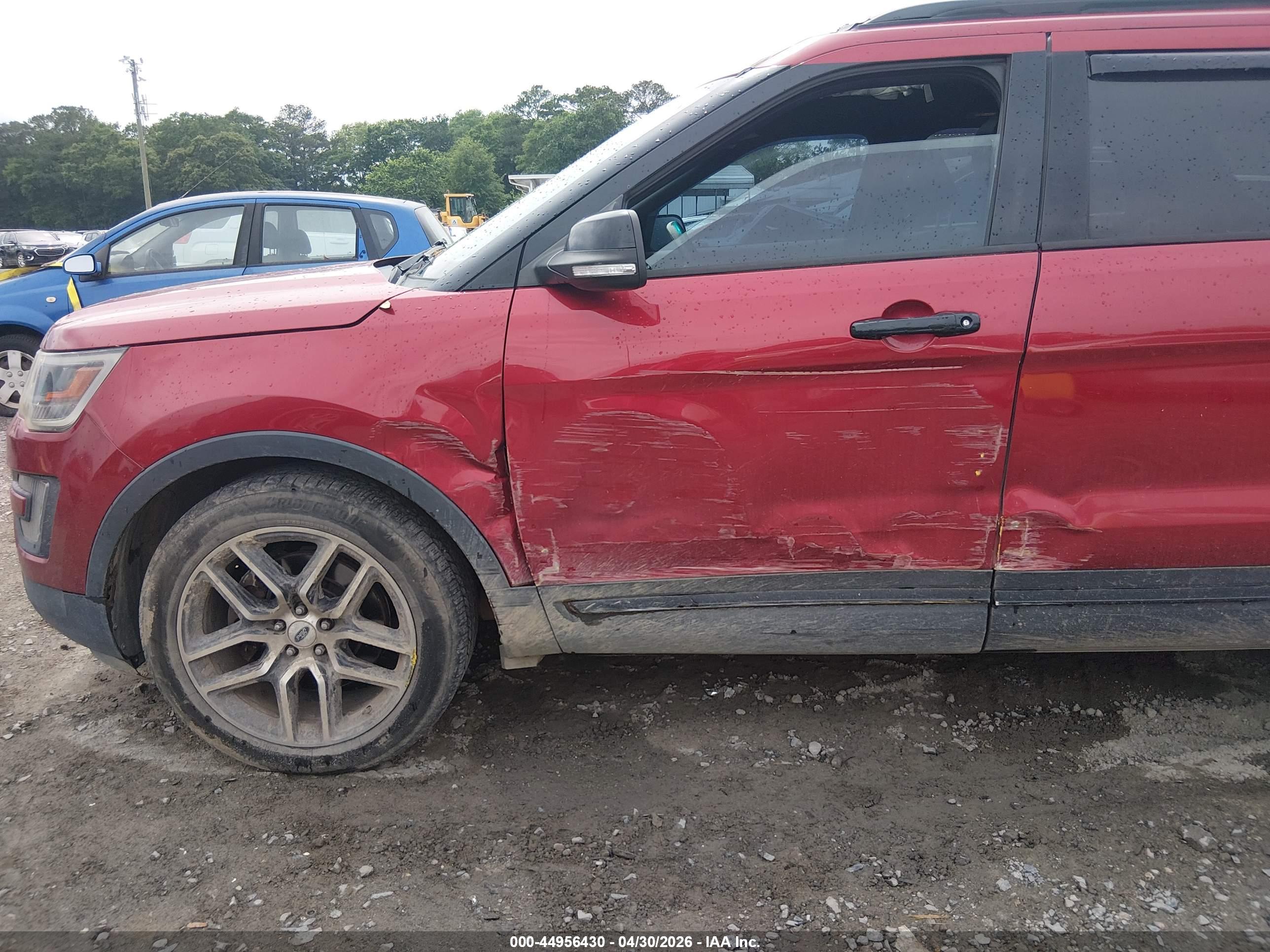 FORD EXPLORER image 6