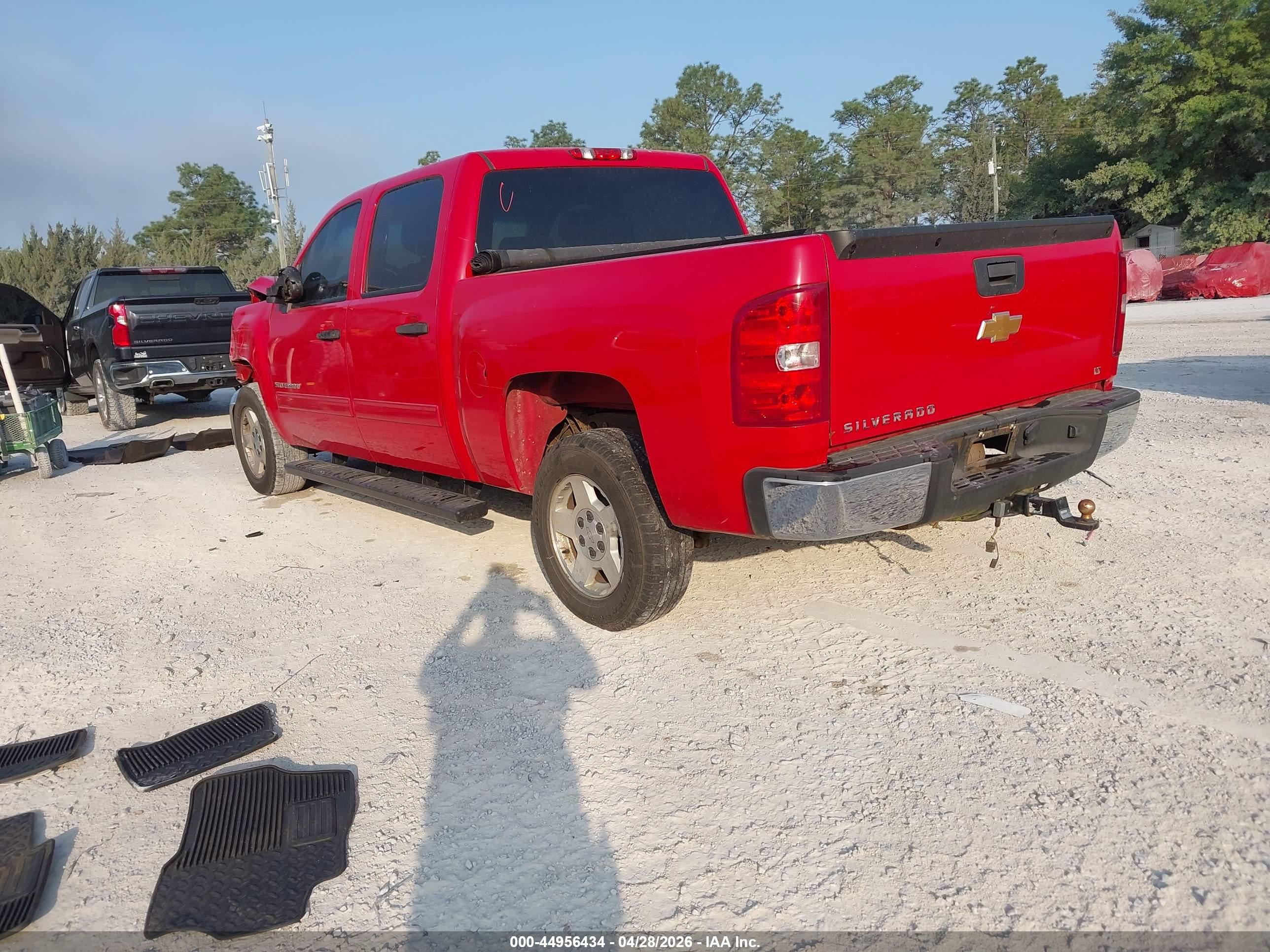 CHEVROLET SILVERADO image 3