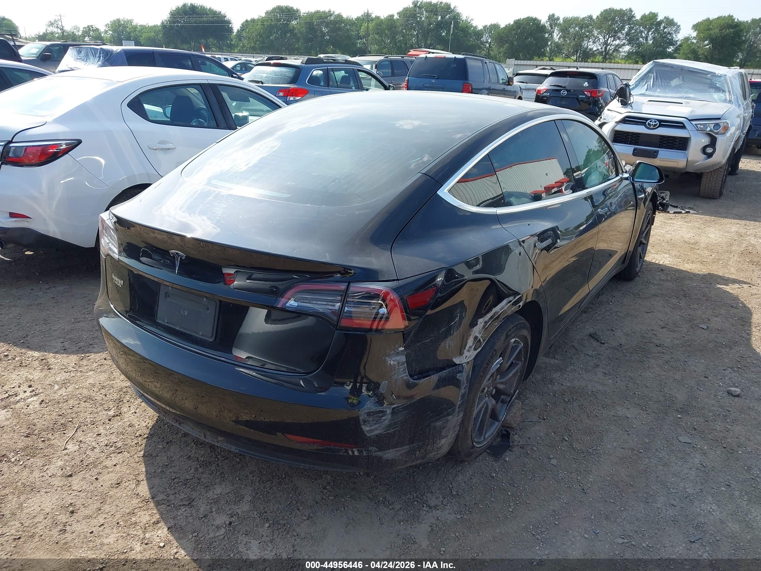 TESLA MODEL image 4
