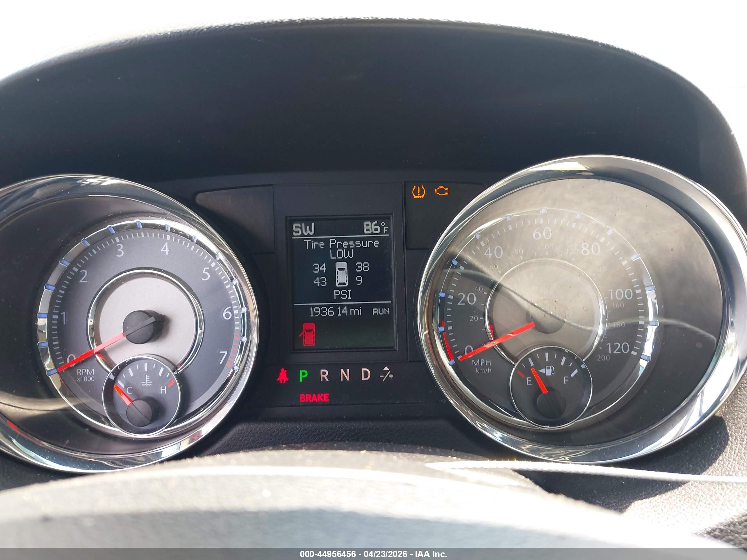 CHRYSLER TOWN image 7