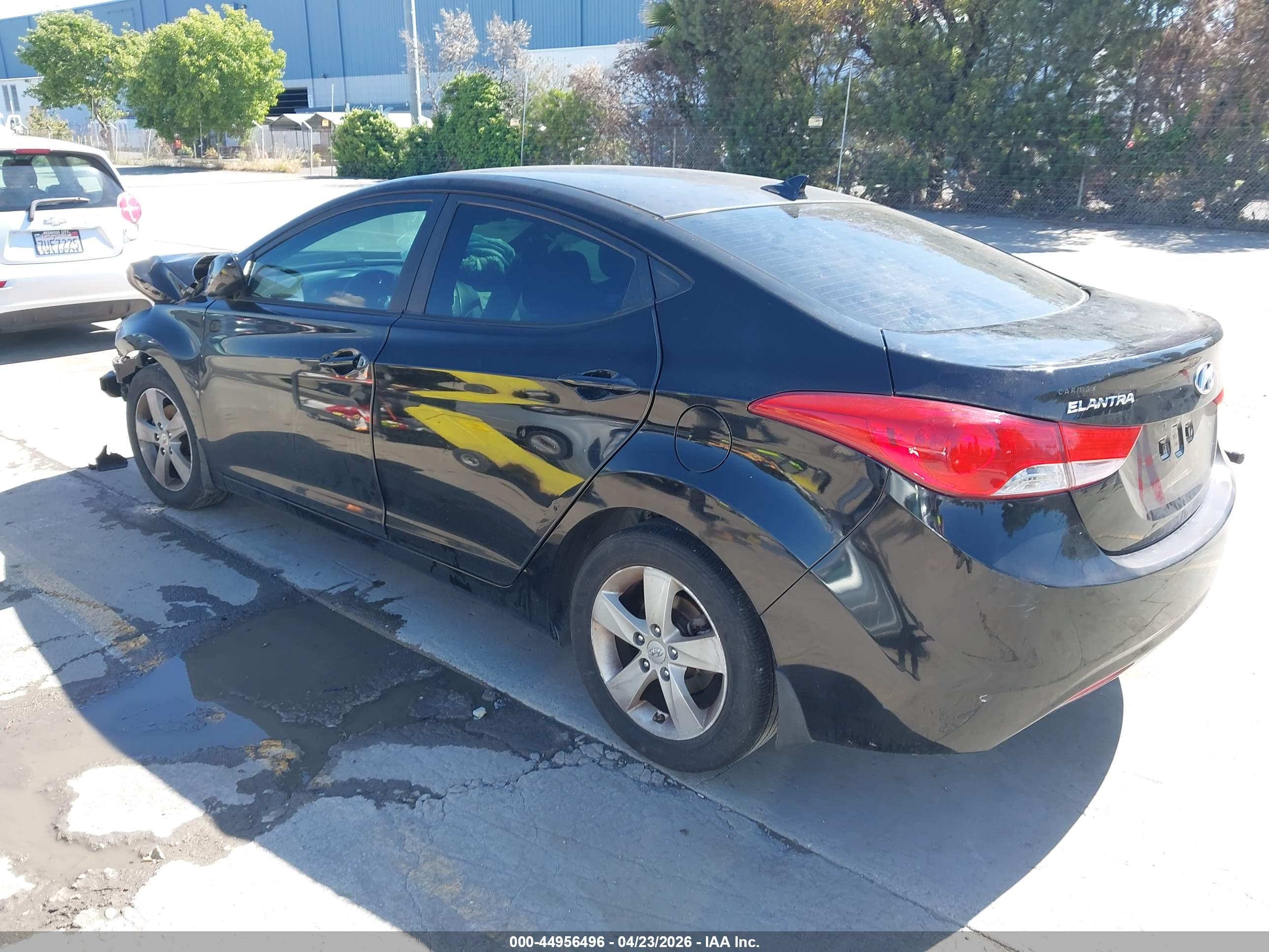 HYUNDAI ELANTRA image 3