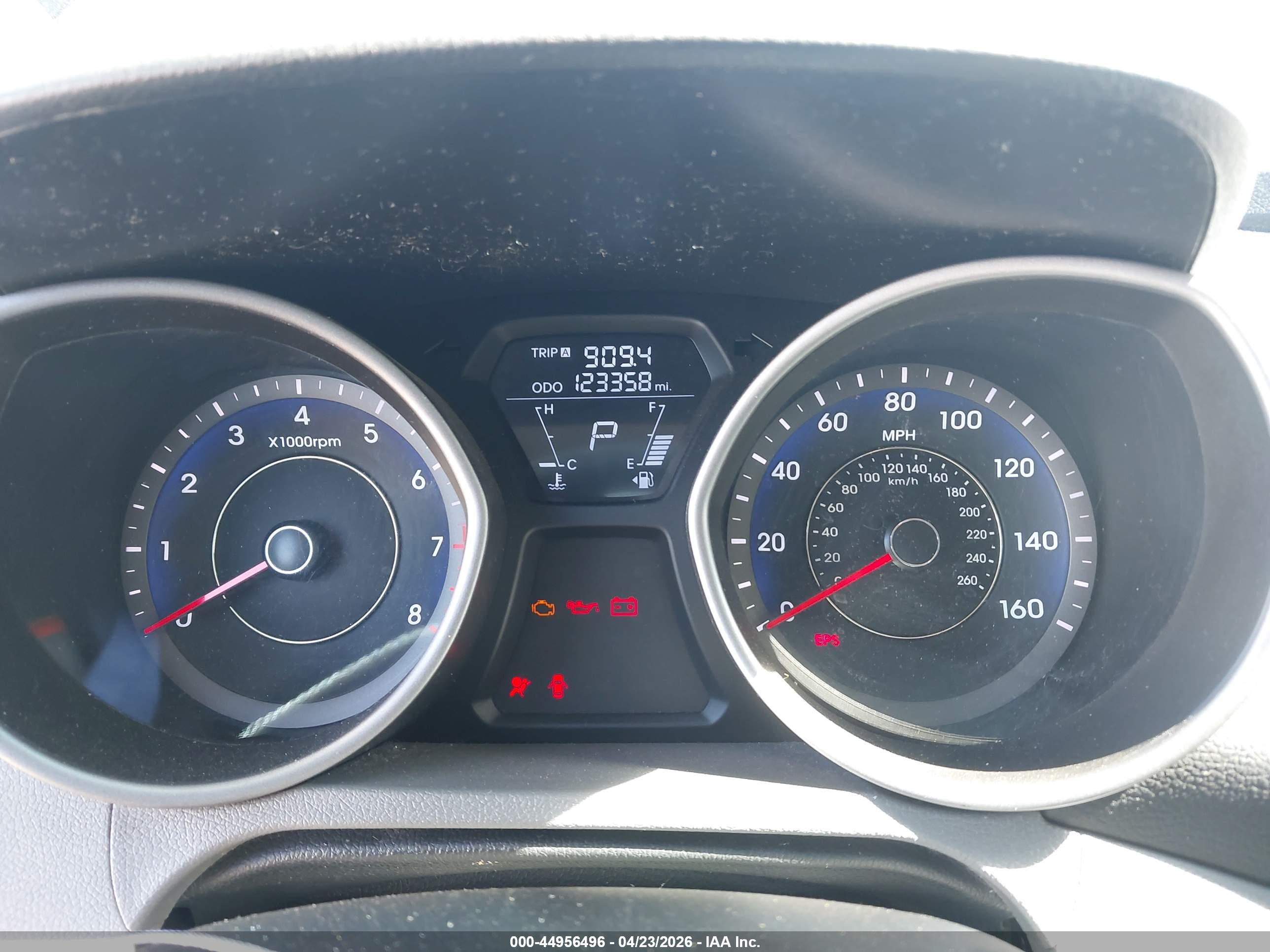 HYUNDAI ELANTRA image 7