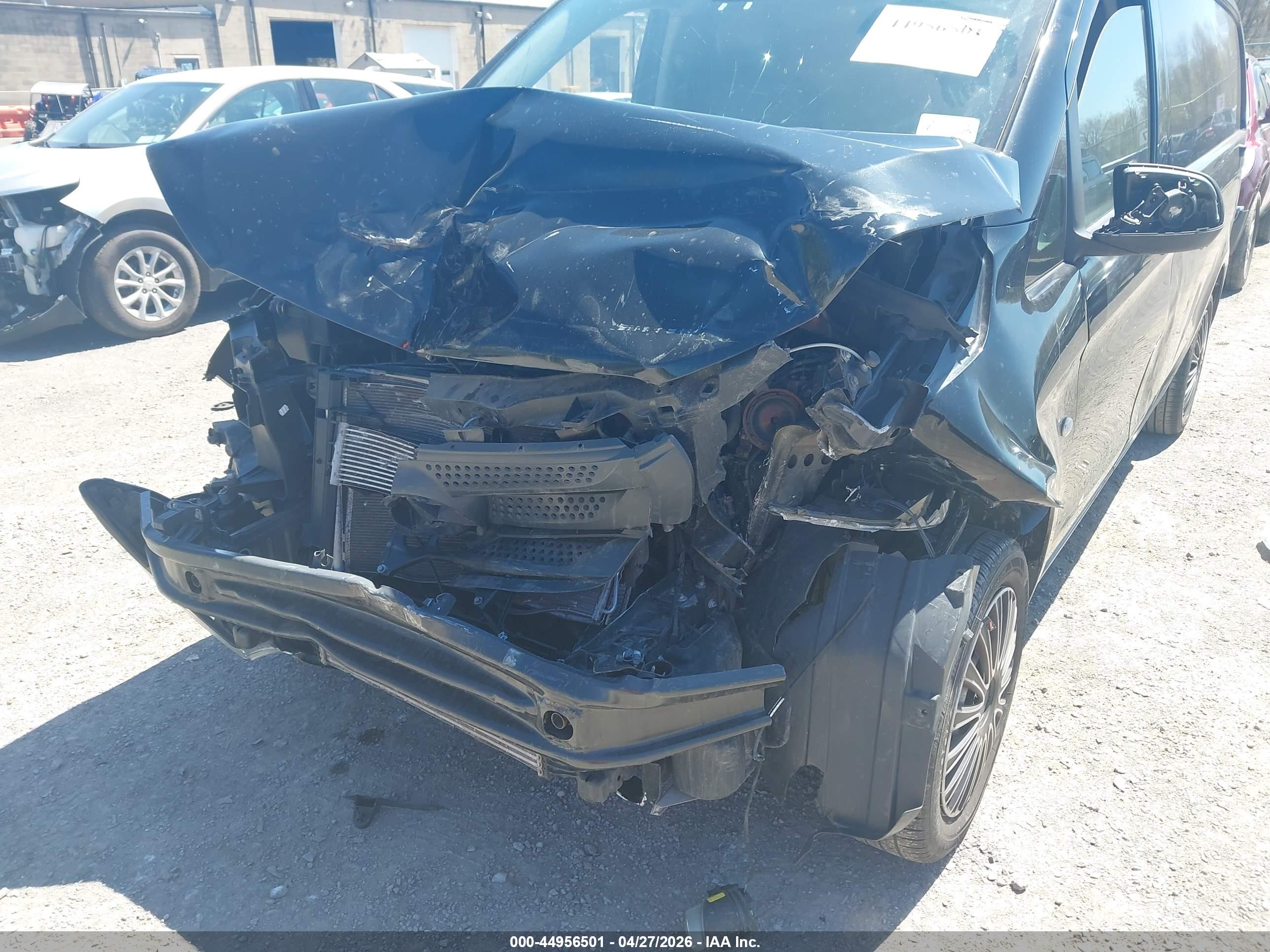 MERCEDES-BENZ METRIS image 6