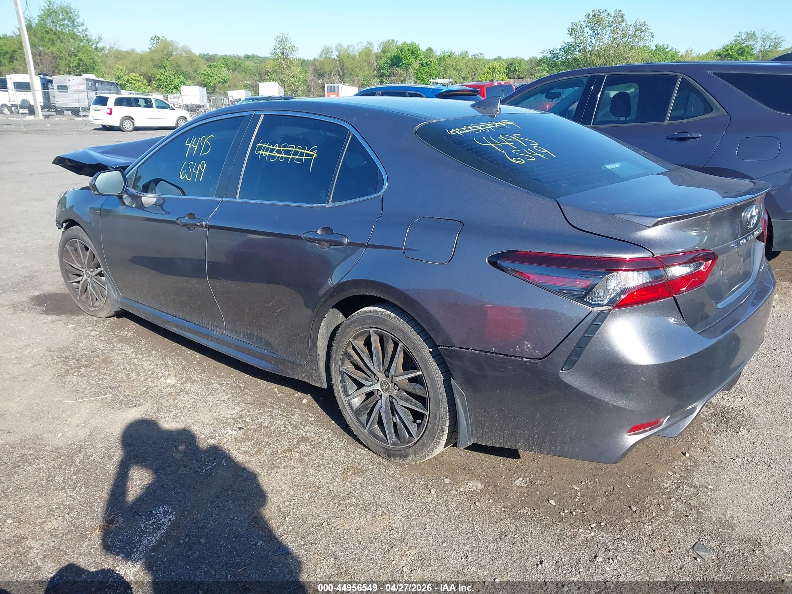 TOYOTA CAMRY image 3