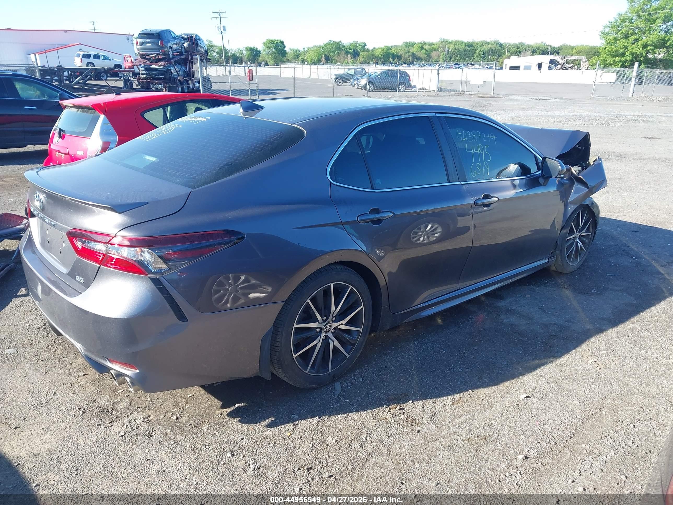 TOYOTA CAMRY image 4