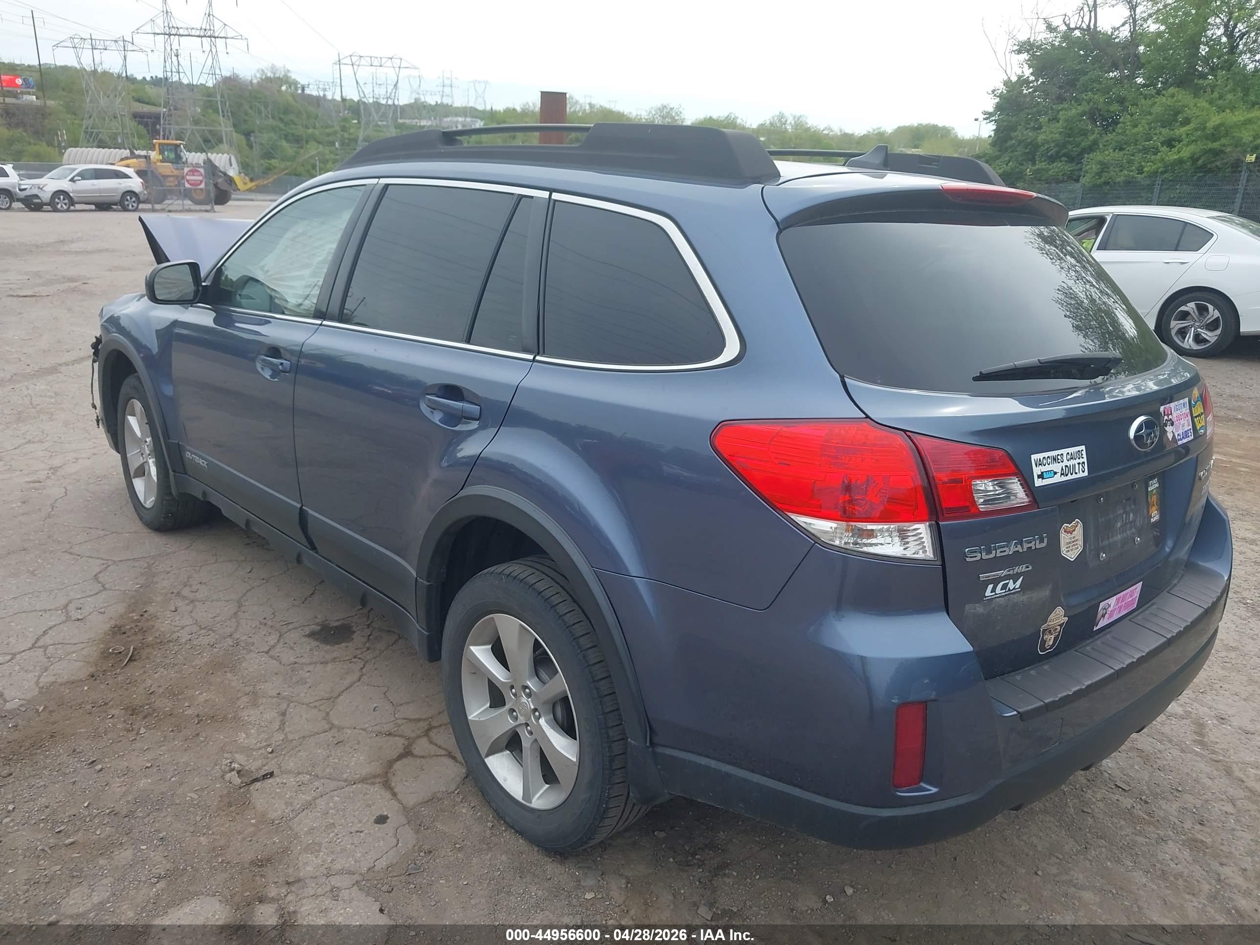 SUBARU OUTBACK image 3