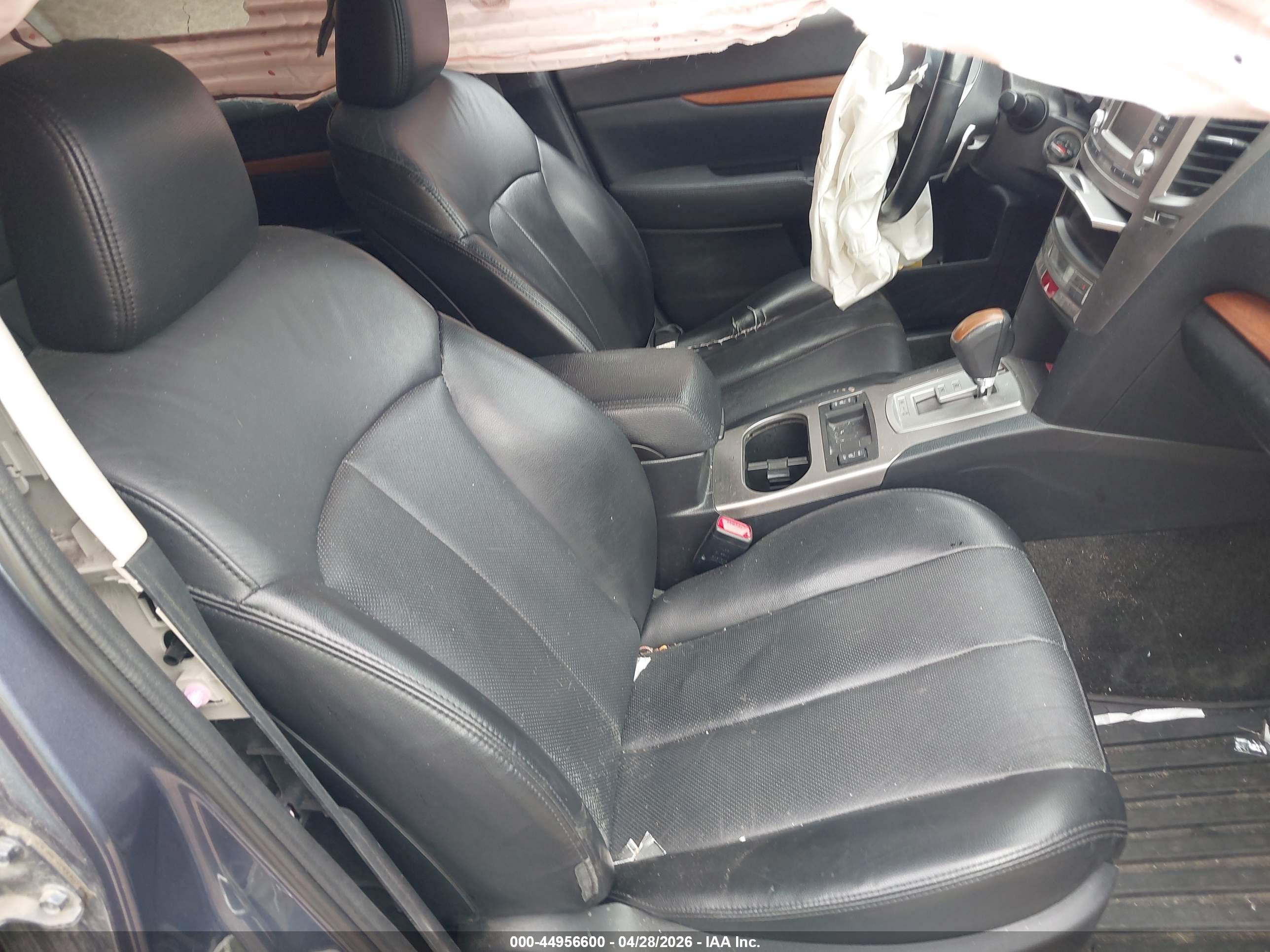 SUBARU OUTBACK image 5