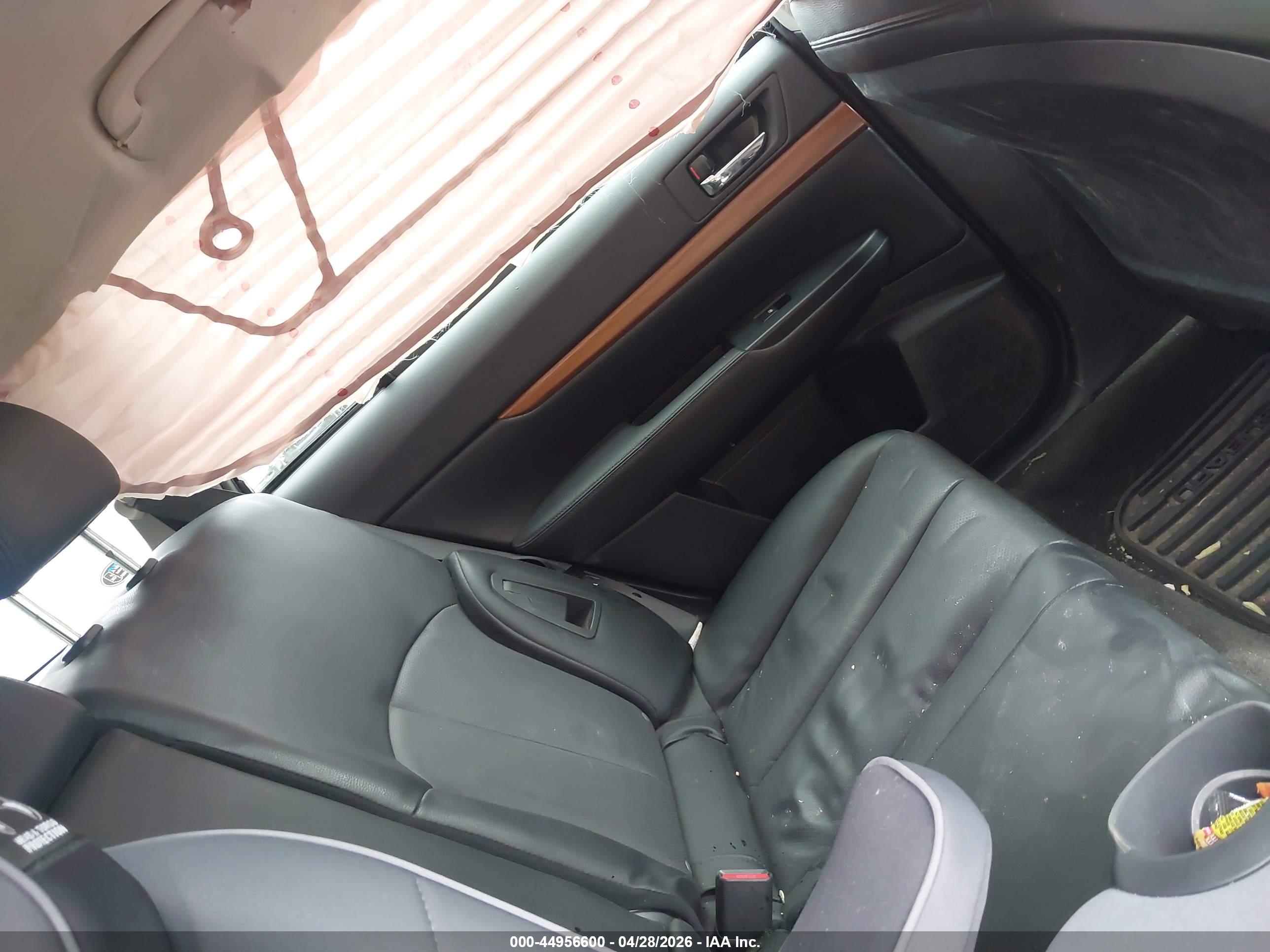 SUBARU OUTBACK image 8