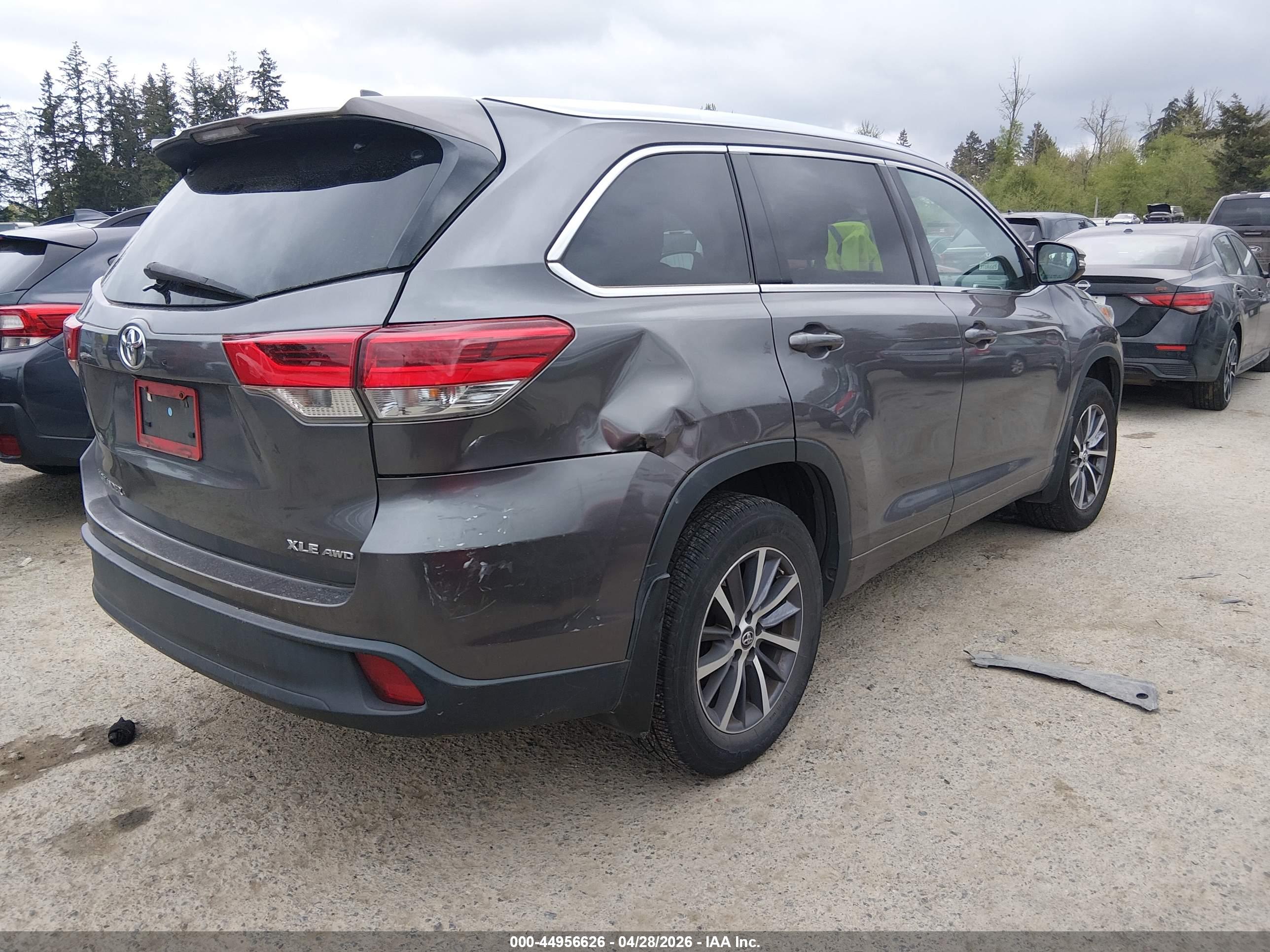 TOYOTA HIGHLANDER image 4