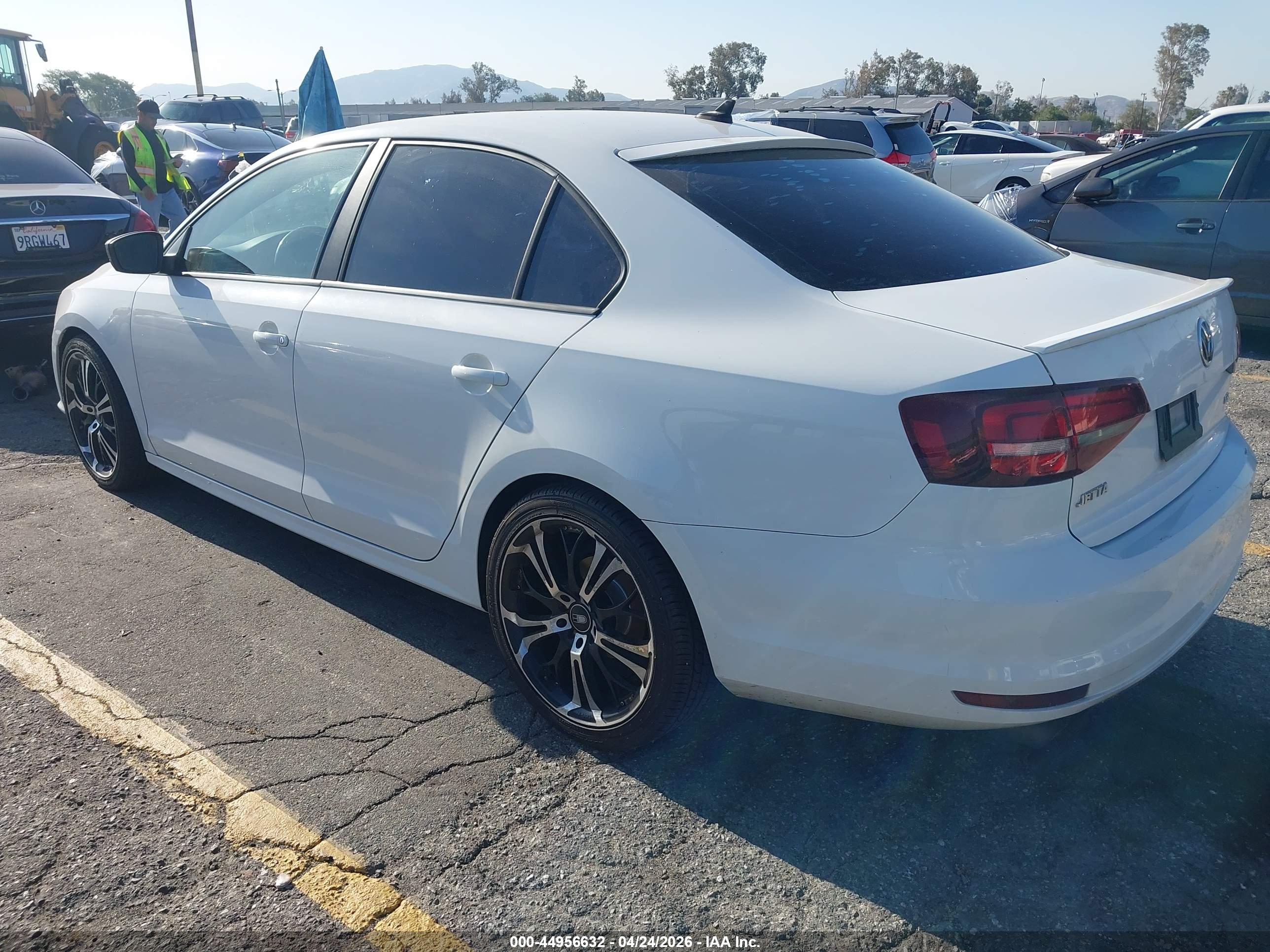 VOLKSWAGEN JETTA image 3