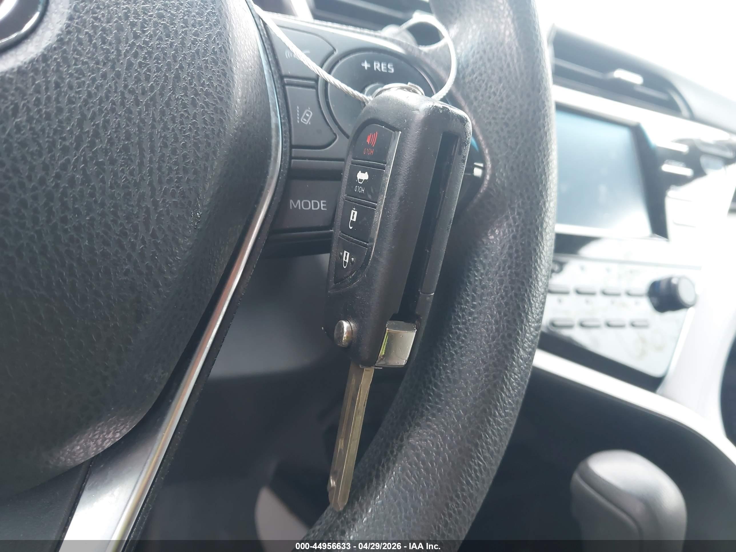 TOYOTA CAMRY image 11
