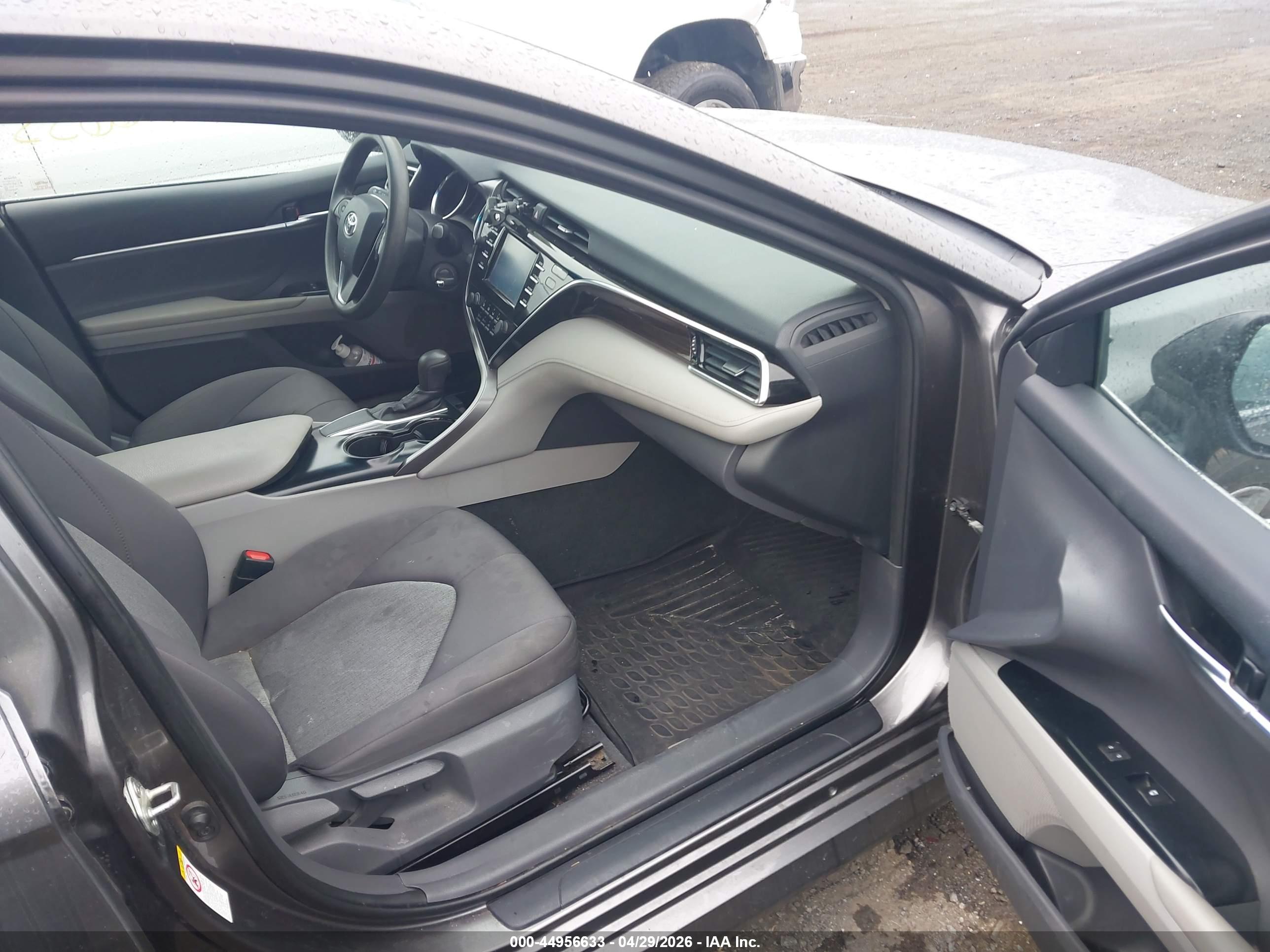 TOYOTA CAMRY image 5