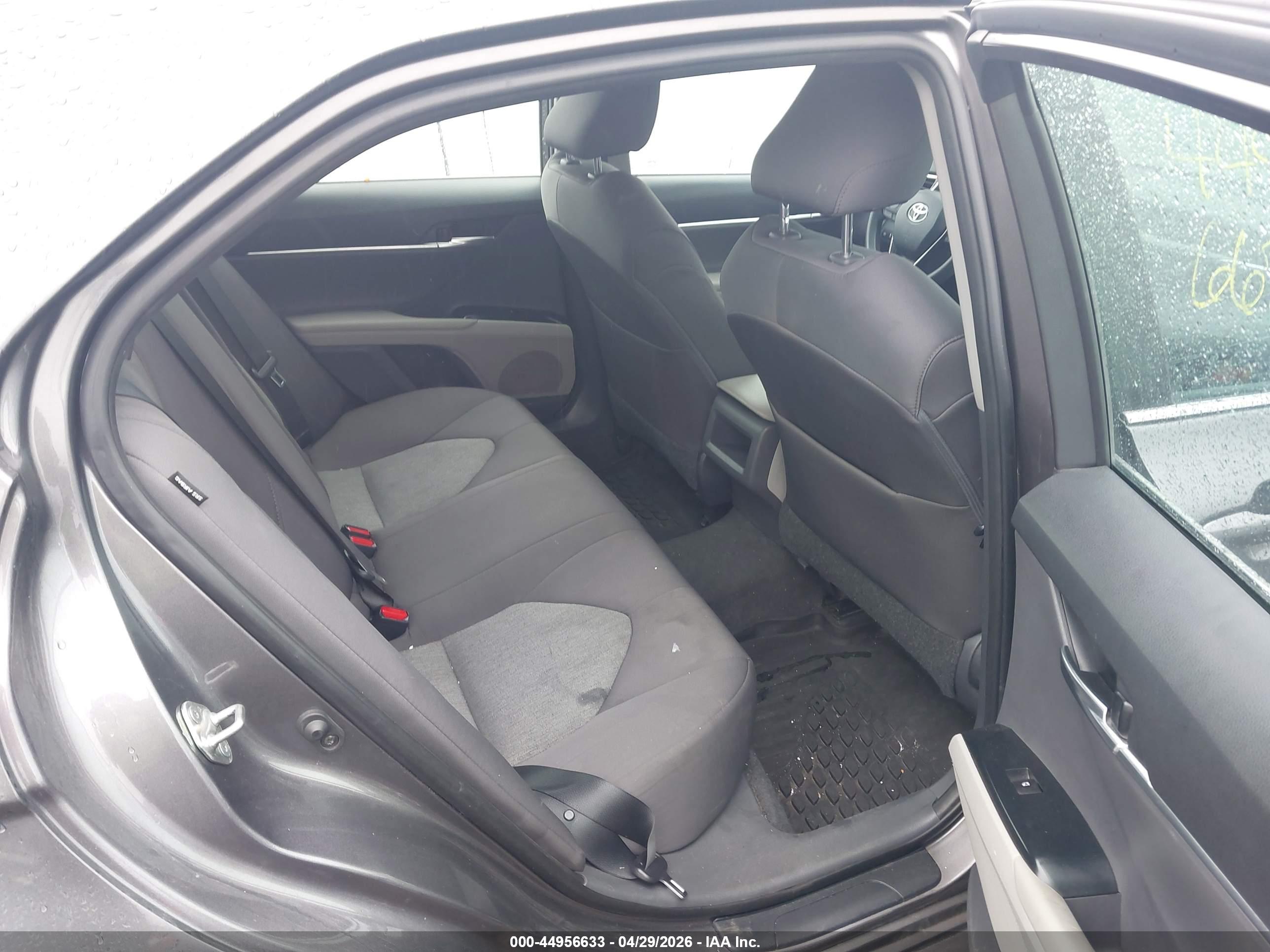 TOYOTA CAMRY image 8