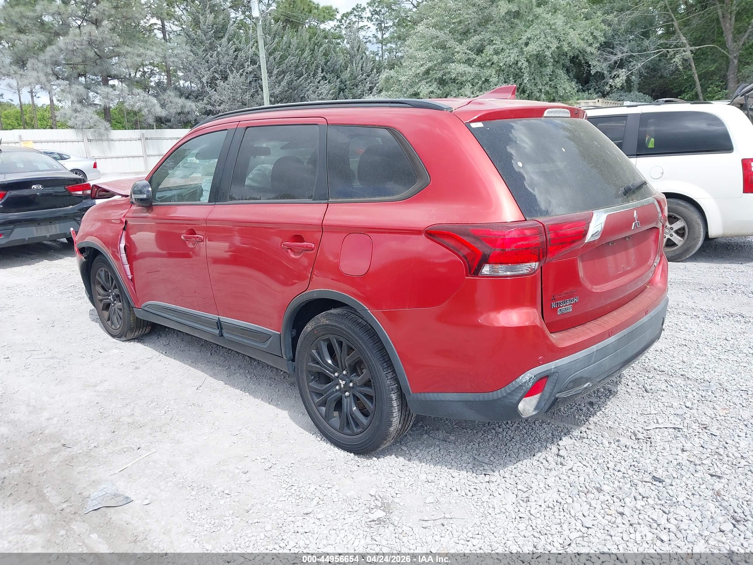 MITSUBISHI OUTLANDER image 3