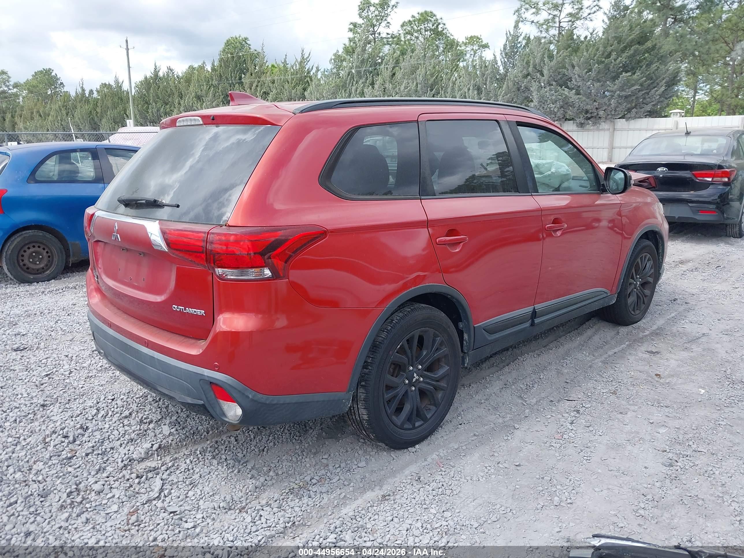 MITSUBISHI OUTLANDER image 4