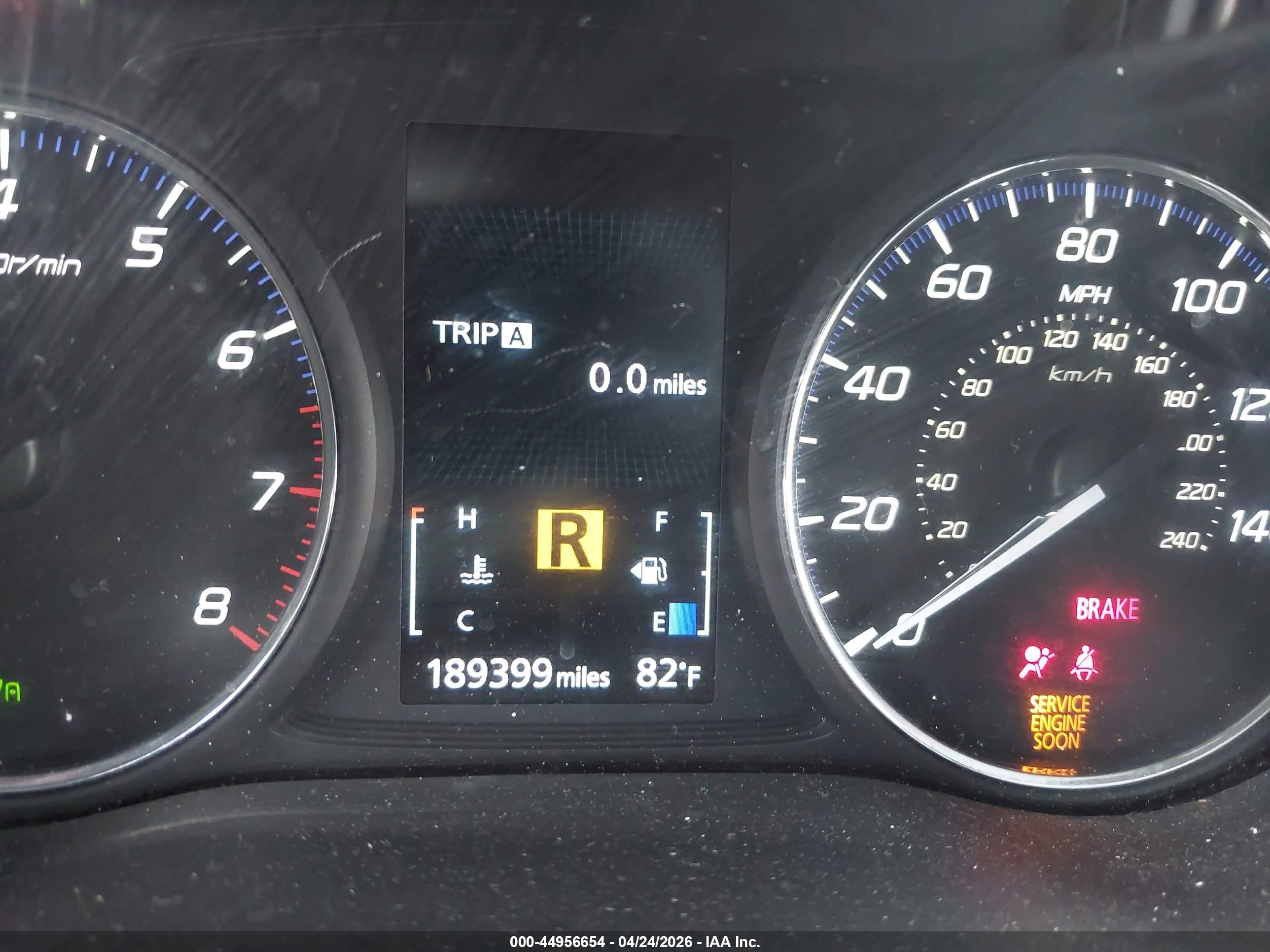 MITSUBISHI OUTLANDER image 7