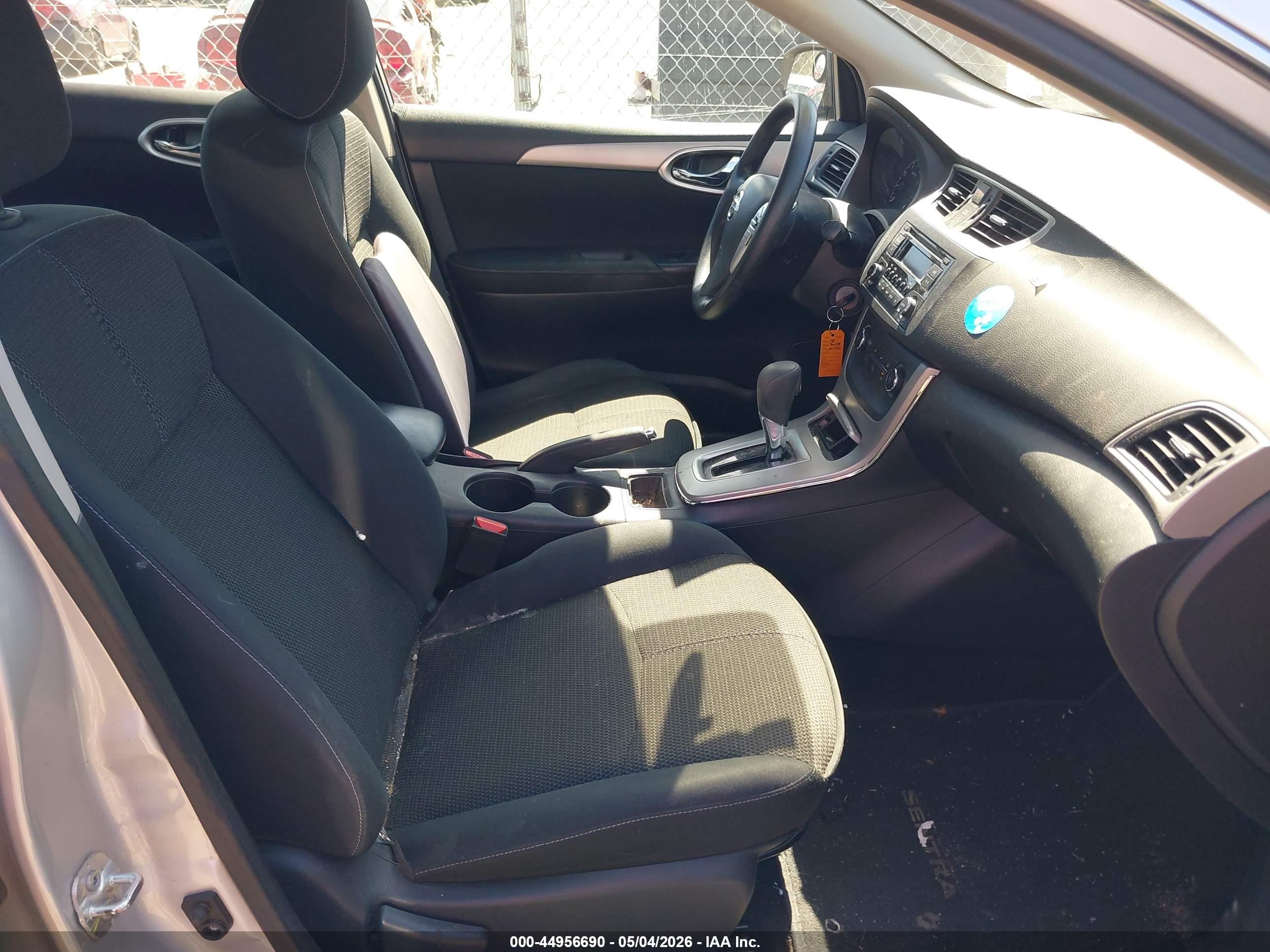 NISSAN SENTRA image 5
